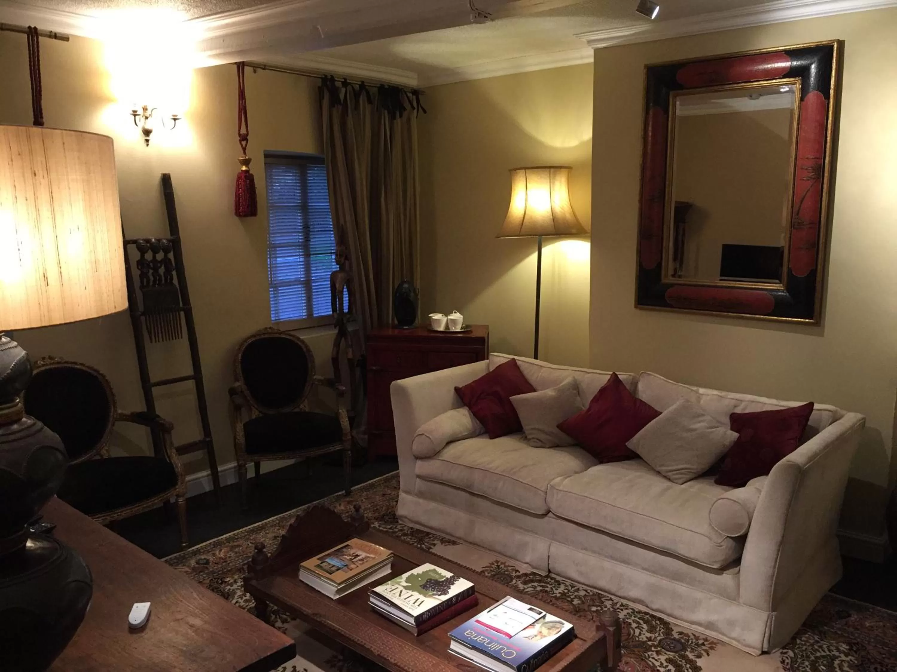 Living room in The Fox and Hounds