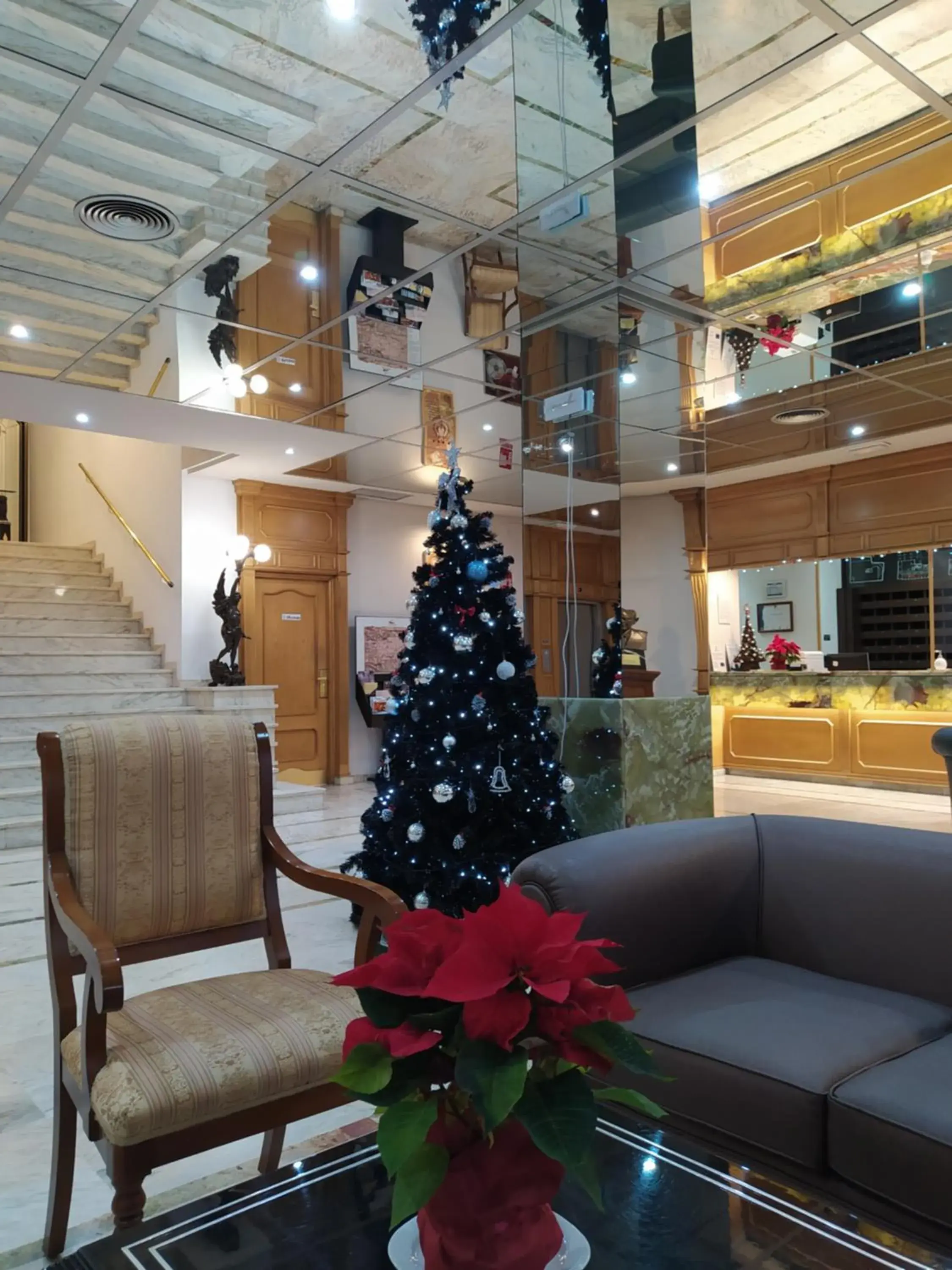 Living room, Lobby/Reception in Hotel Santa Cecilia