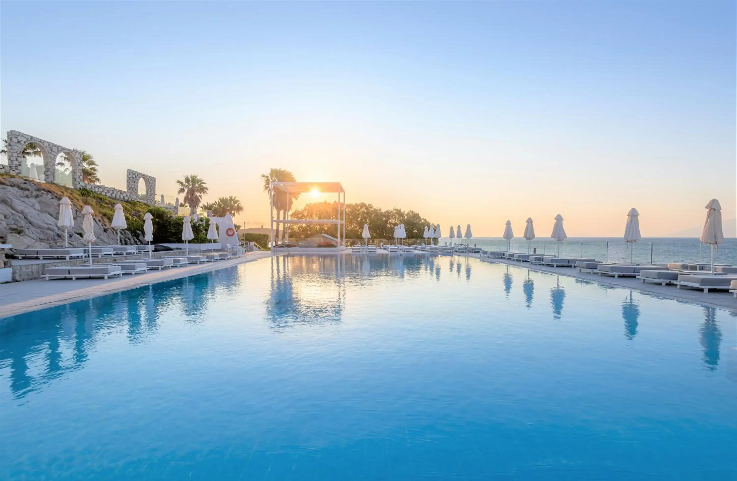 Swimming pool in Dimitra Beach Hotel & Suites Swimming pool in Dimitra Beach Hotel & Suites
