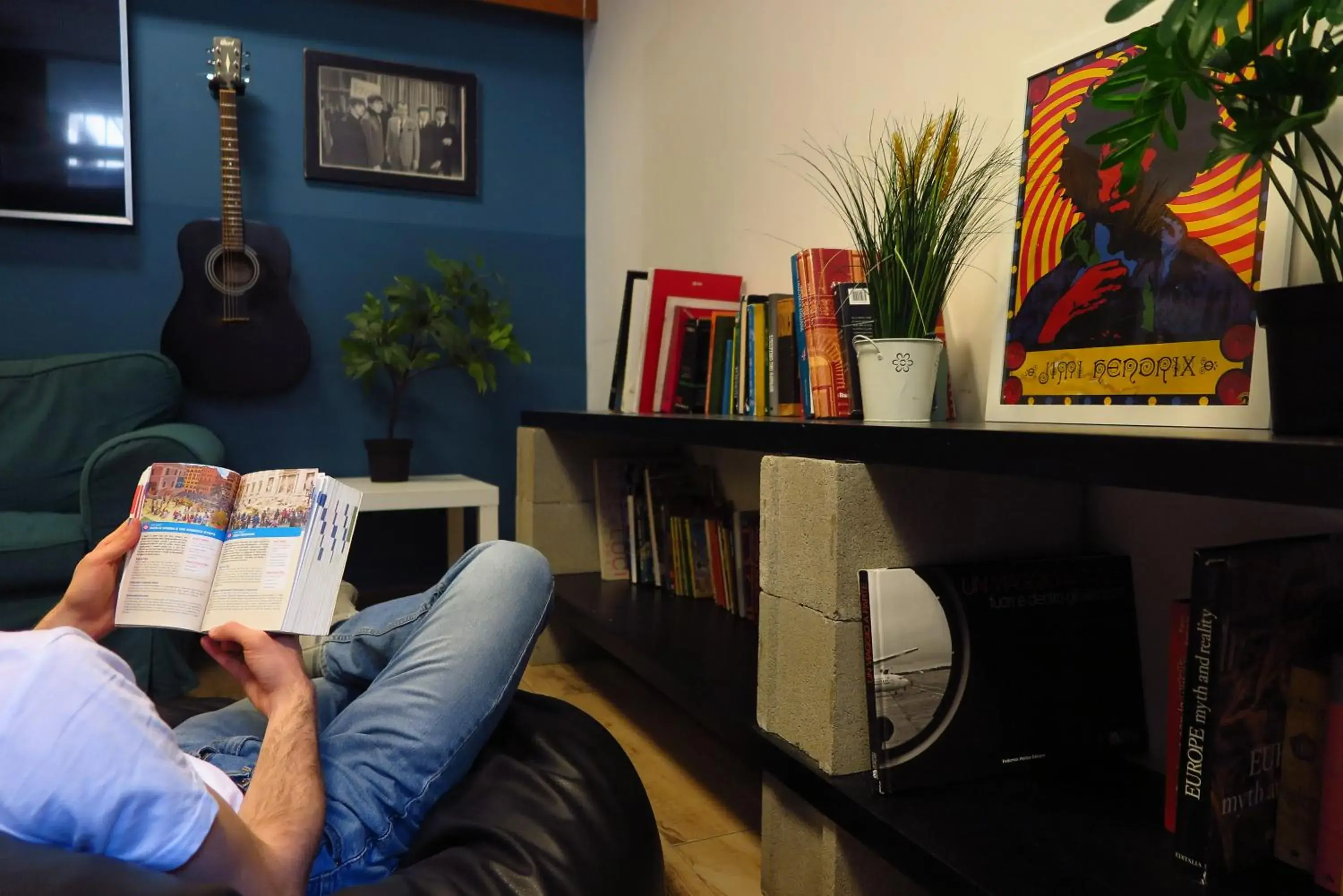 Library, Seating Area in Koala Hostel