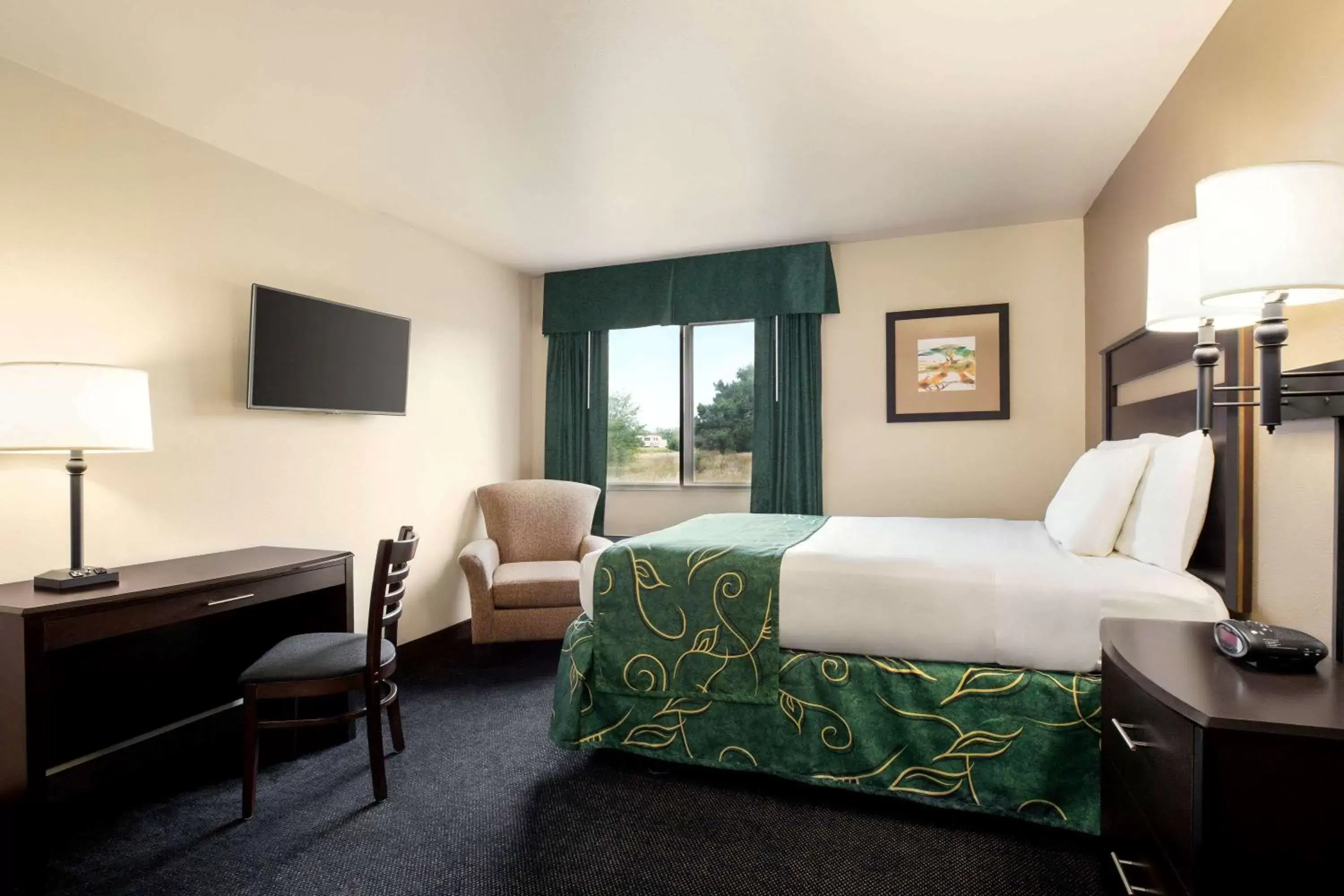 Queen Room with Hearing Impaired Access - Non-Smoking in Travelodge by Wyndham North Platte