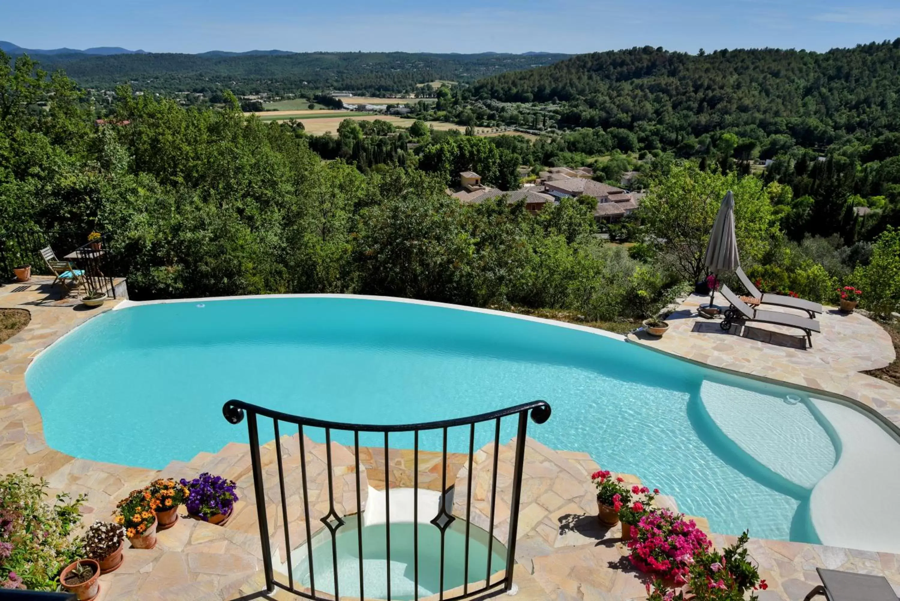 View (from property/room), Pool View in Chambre d'hôtes Cottes