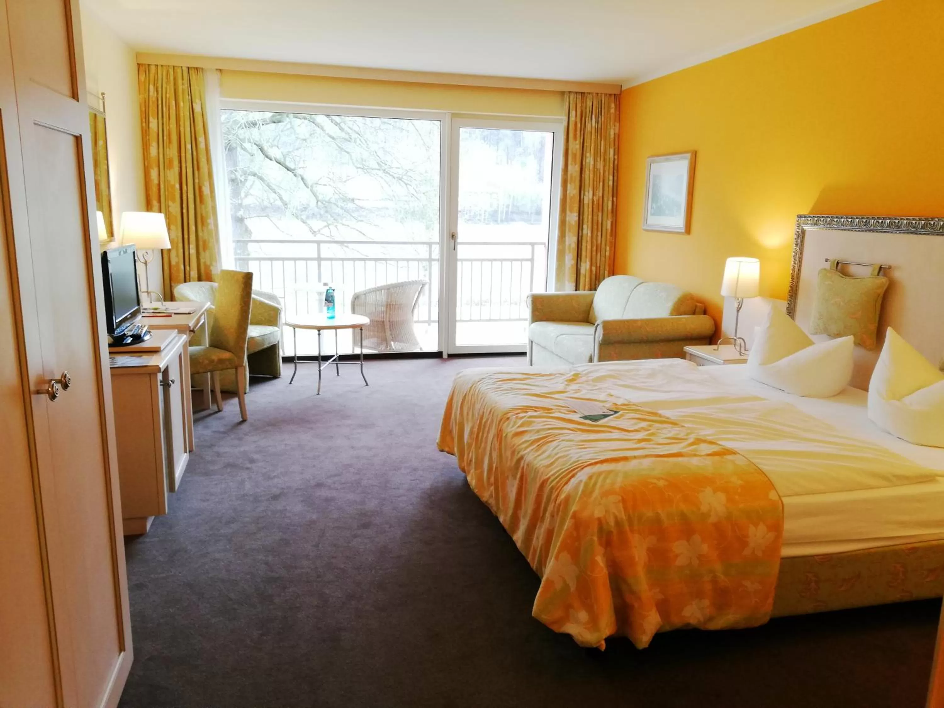 Photo of the whole room, Bed in Parkhotel Bad Schandau mit SPA