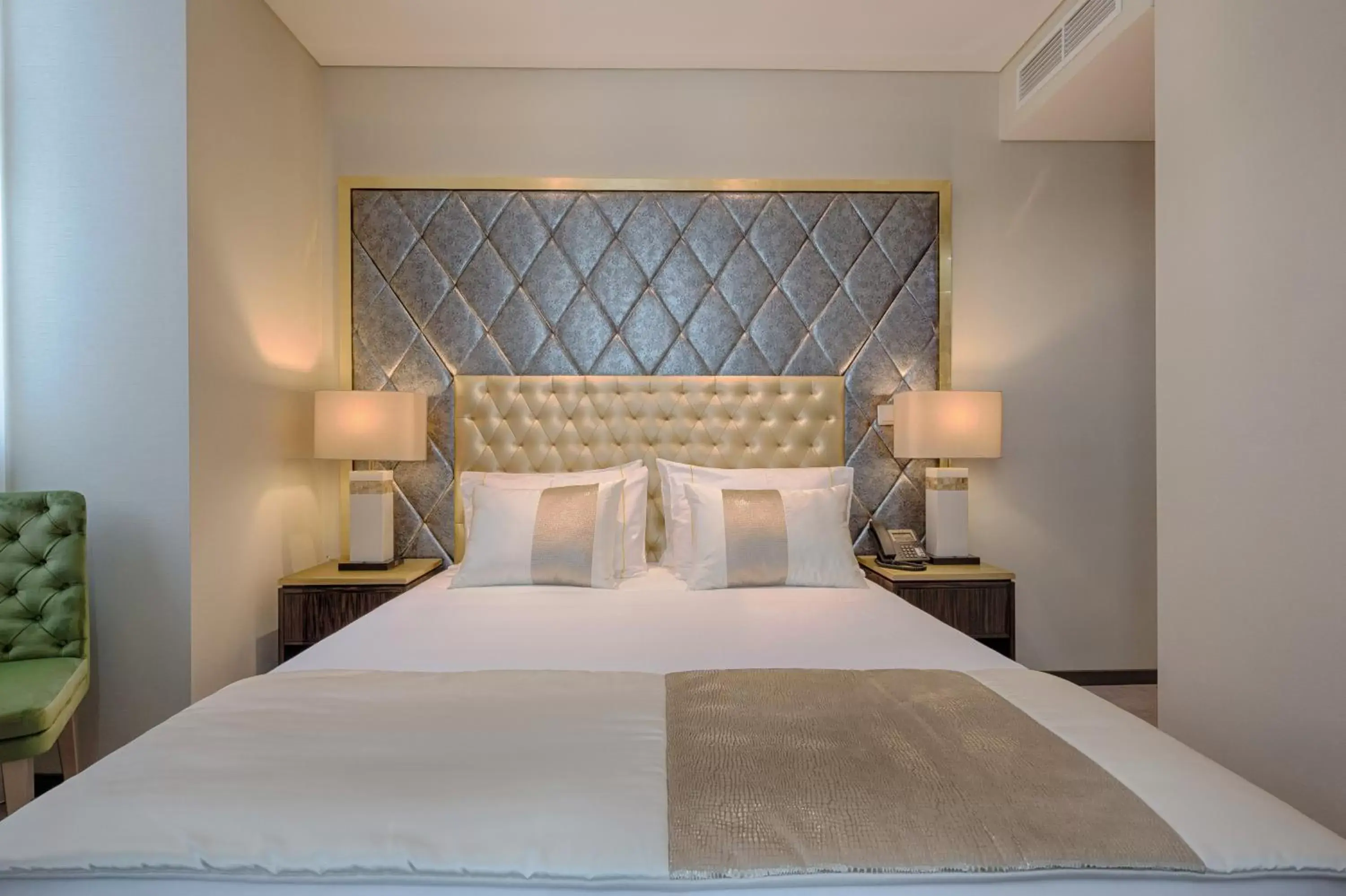 Bed in Hotel MeraPrime Gold Lisboa