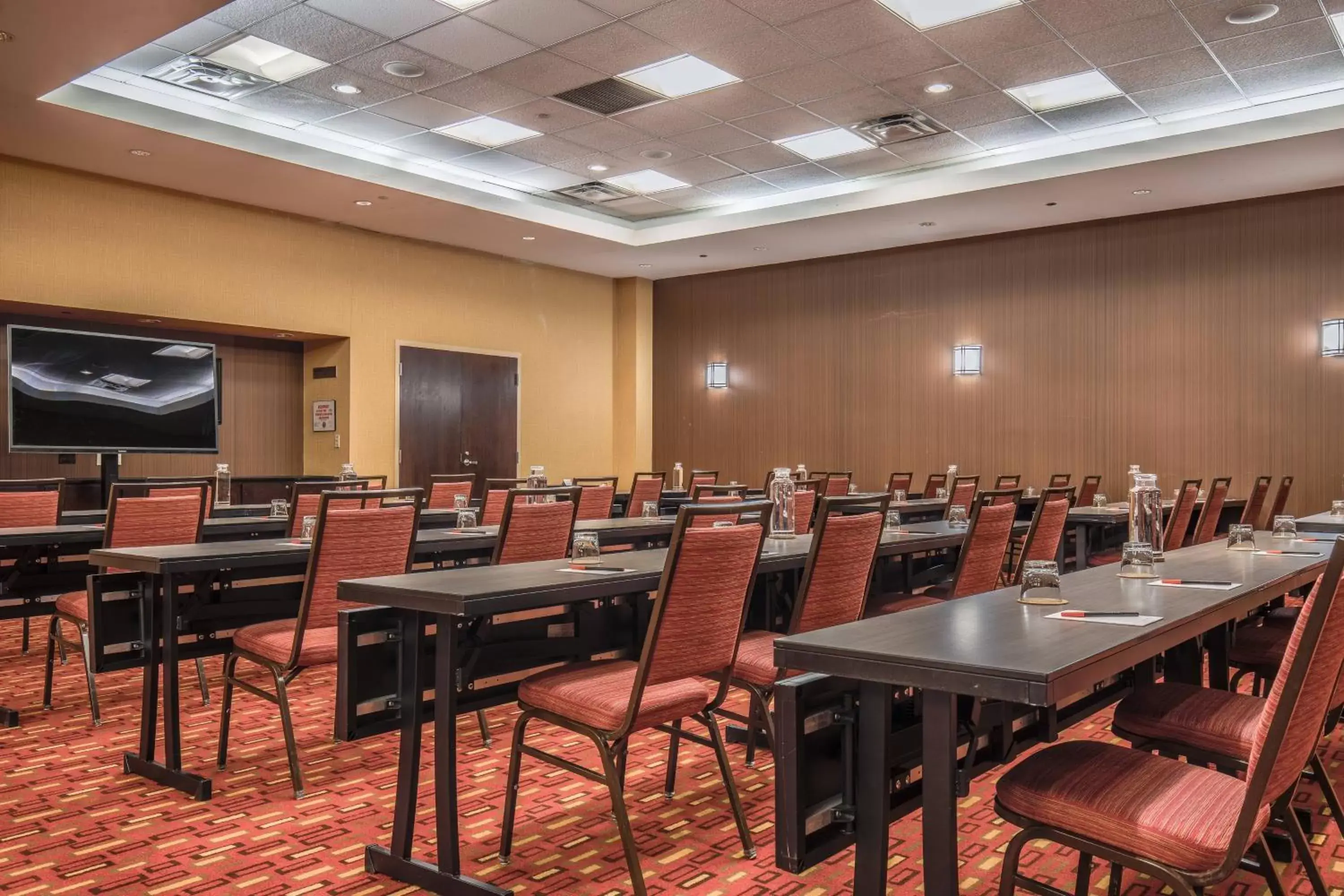 Meeting/conference room in Courtyard Chicago Downtown/Magnificent Mile