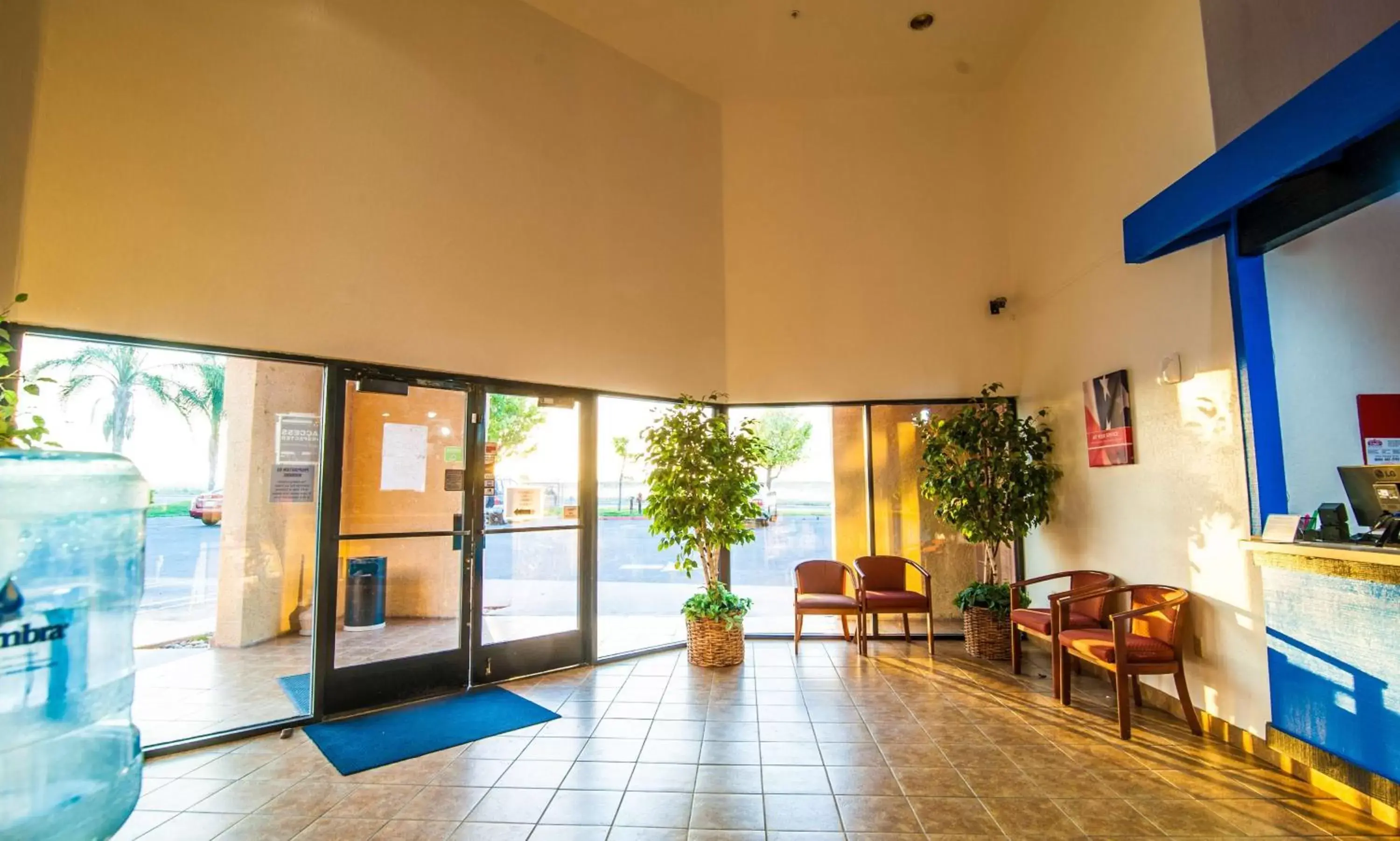 Lobby or reception, Lobby/Reception in Motel 6-Santa Nella, CA - Los Banos