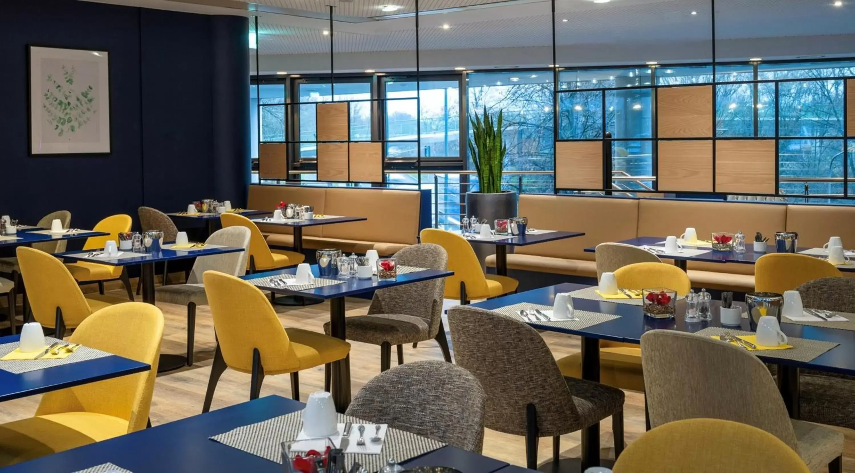 Breakfast, Restaurant/Places to Eat in voco Dusseldorf Seestern, an IHG Hotel