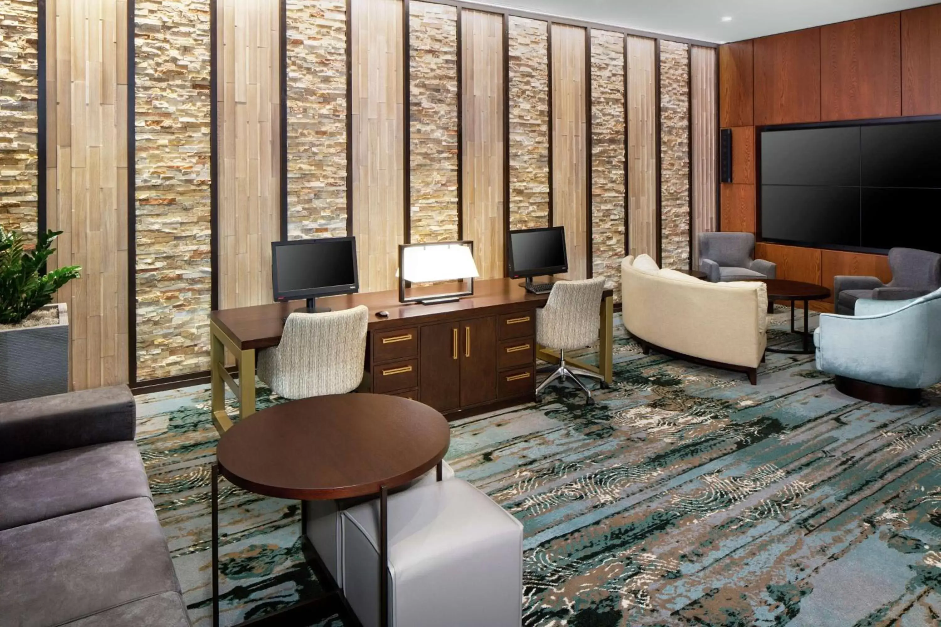 Lobby or reception, TV/Entertainment Center in DoubleTree by Hilton Manchester Downtown
