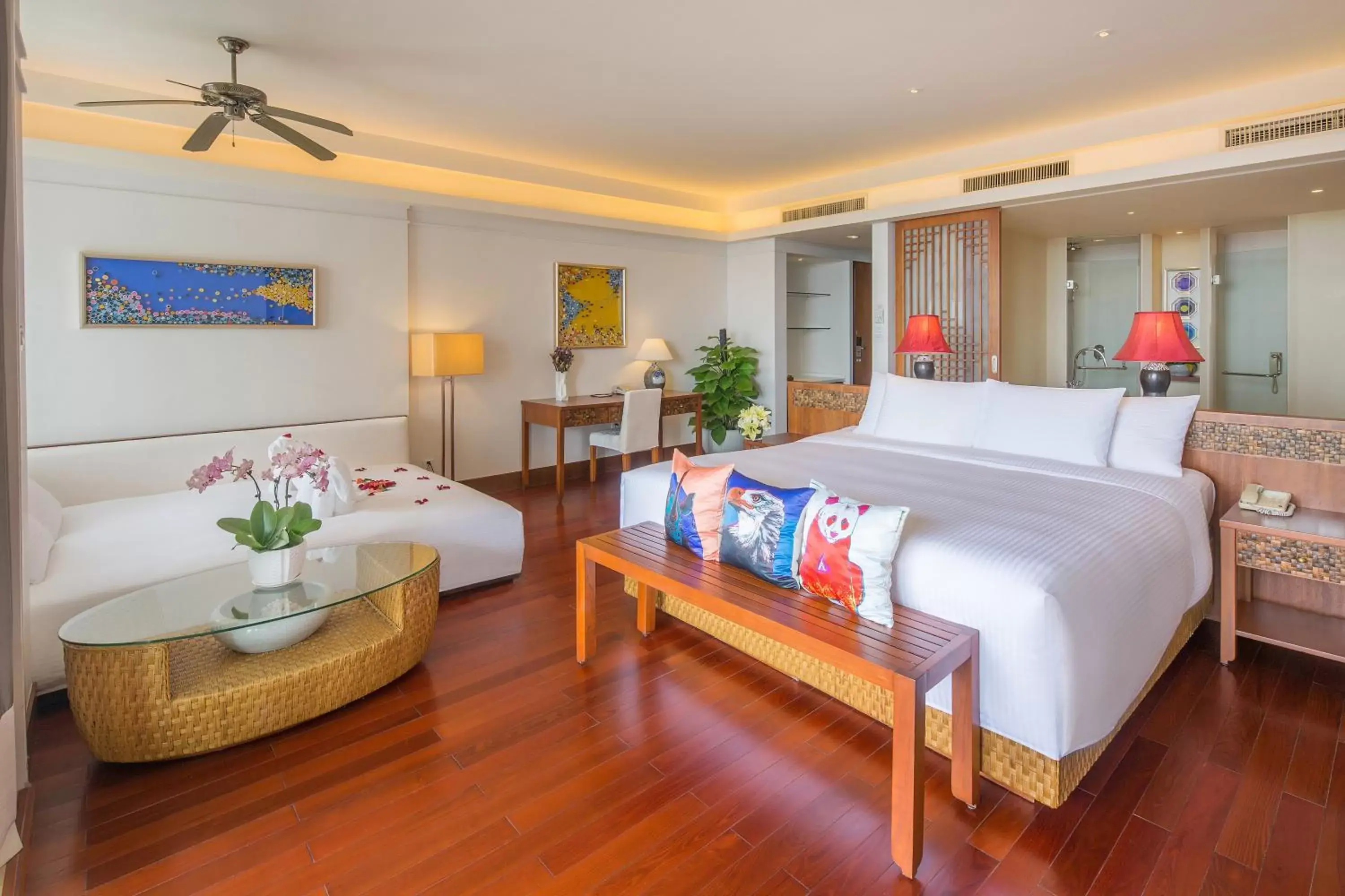 Bed in Huayu Resort & Spa Yalong Bay Sanya