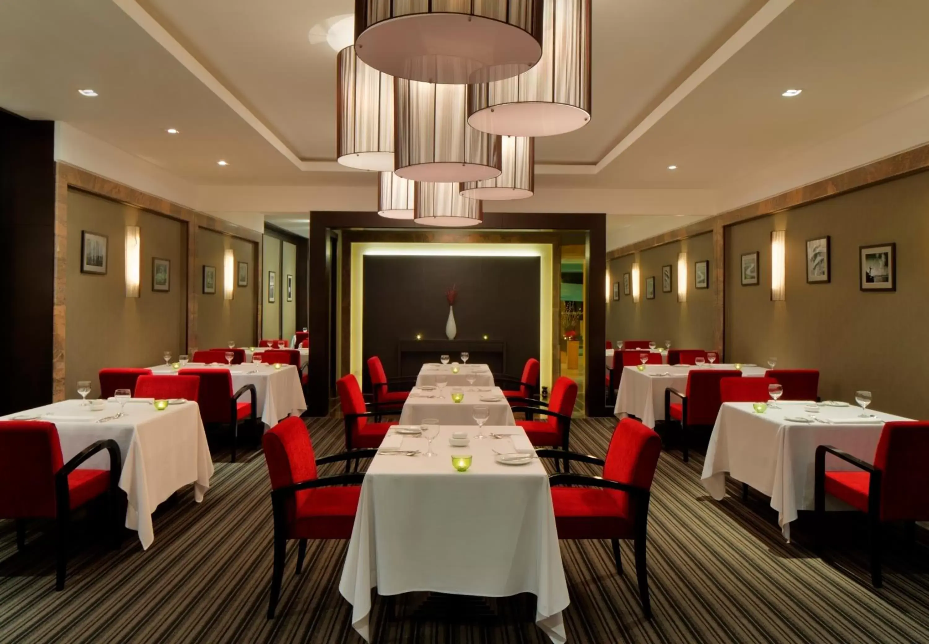 Restaurant/Places to Eat in Radisson Hotel Brunei Darussalam