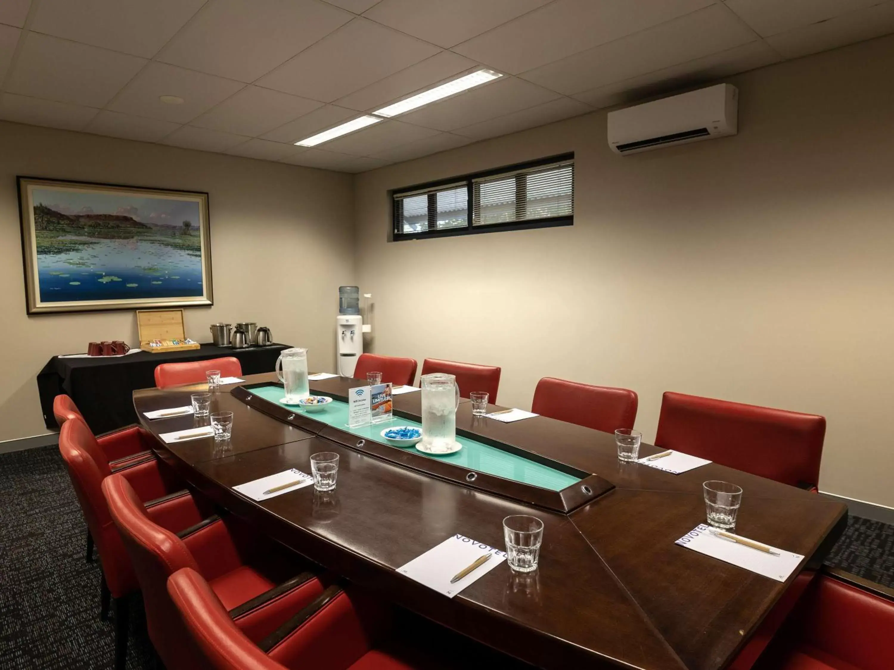 Meeting/conference room in Novotel Darwin Airport