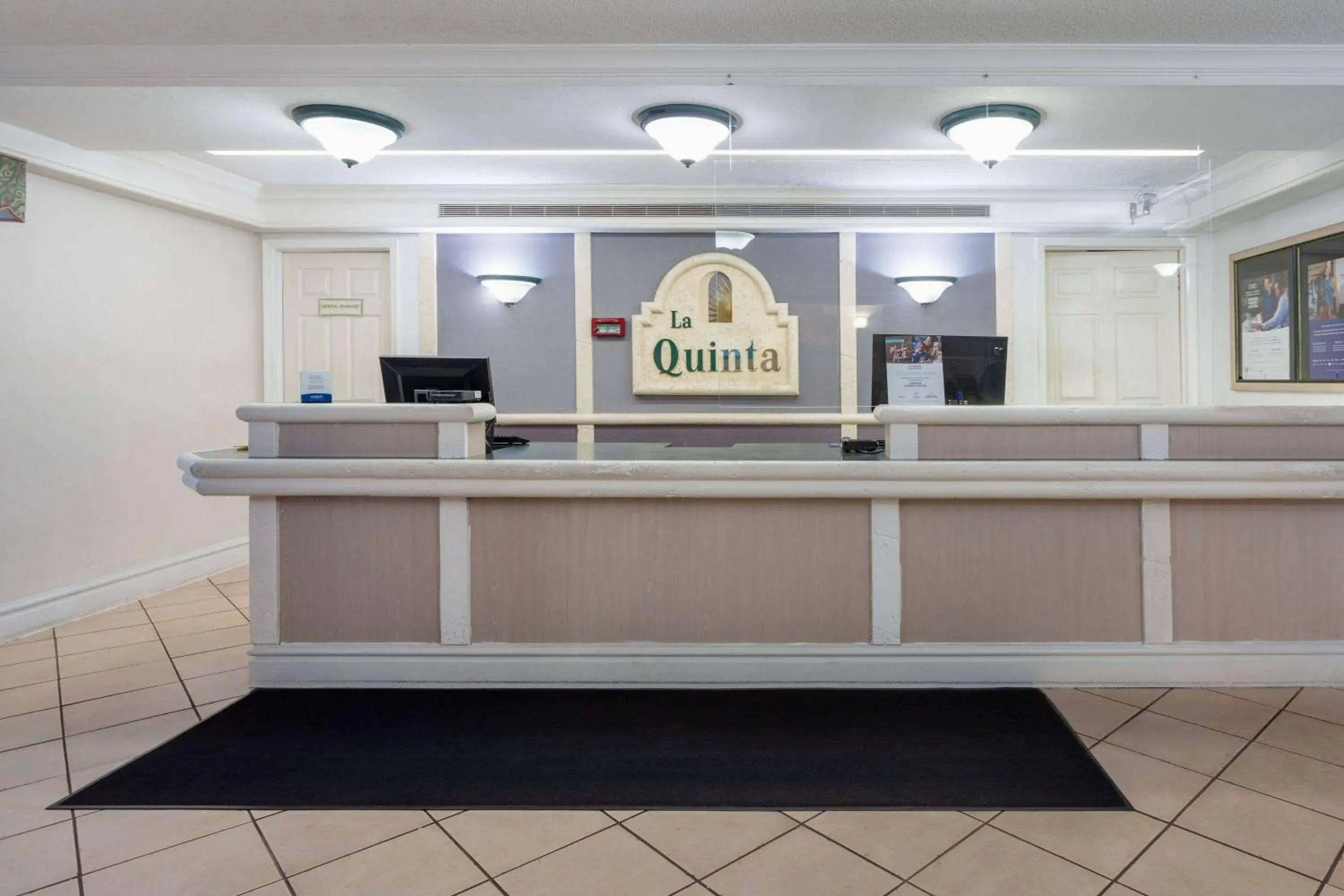 Lobby or reception, Lobby/Reception in La Quinta Inn by Wyndham Pensacola