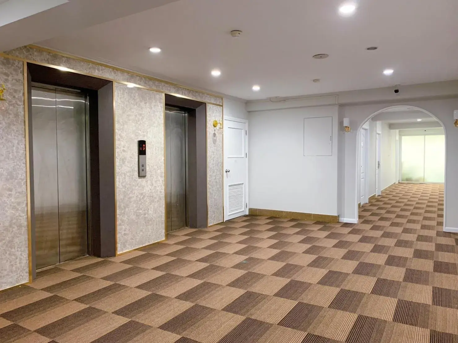 Property building in Miloft Sathorn Hotel - SHA Plus Certified Property building in Miloft Sathorn Hotel - SHA Plus Certified