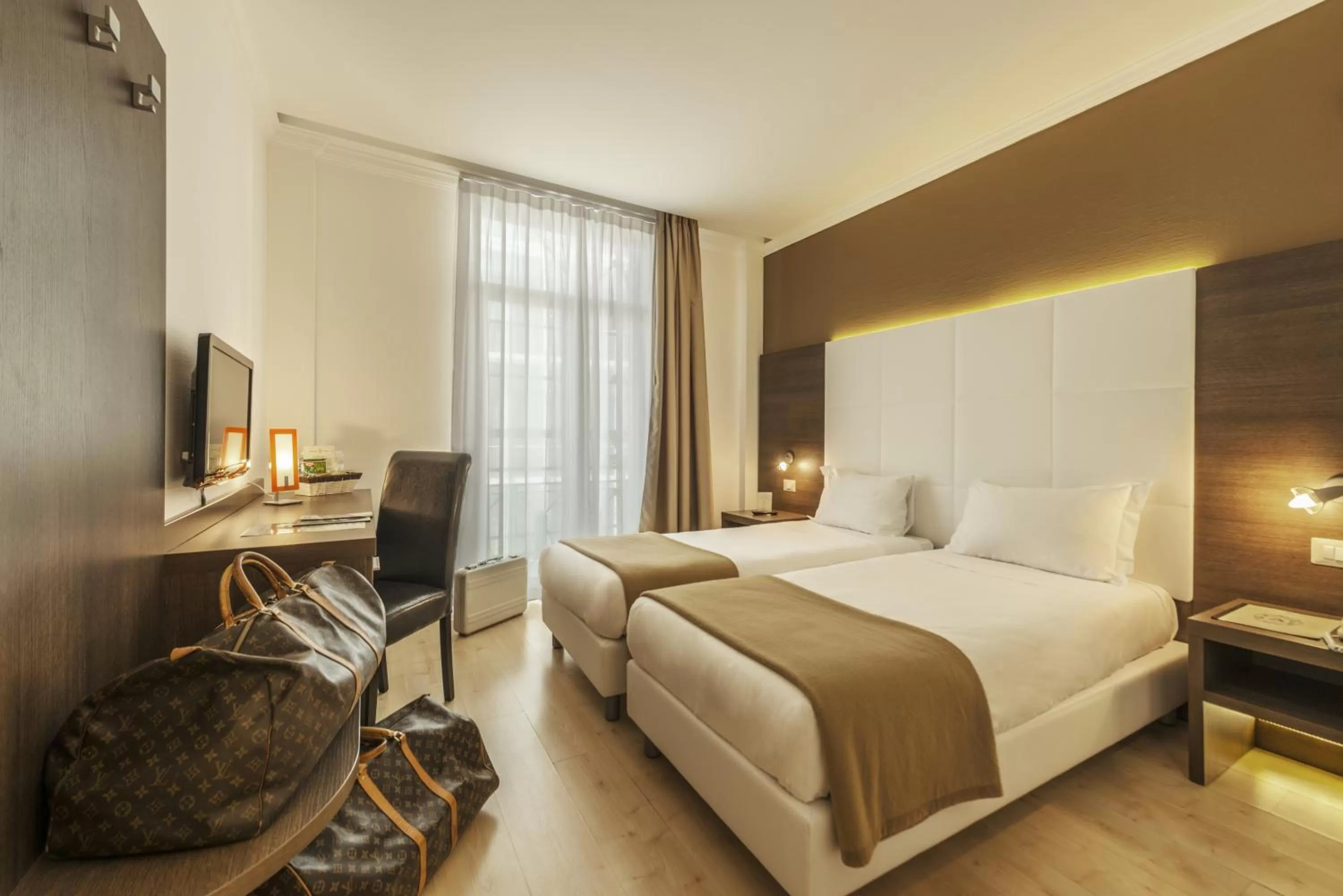 Bedroom, Bed in Ambassador-Monaco