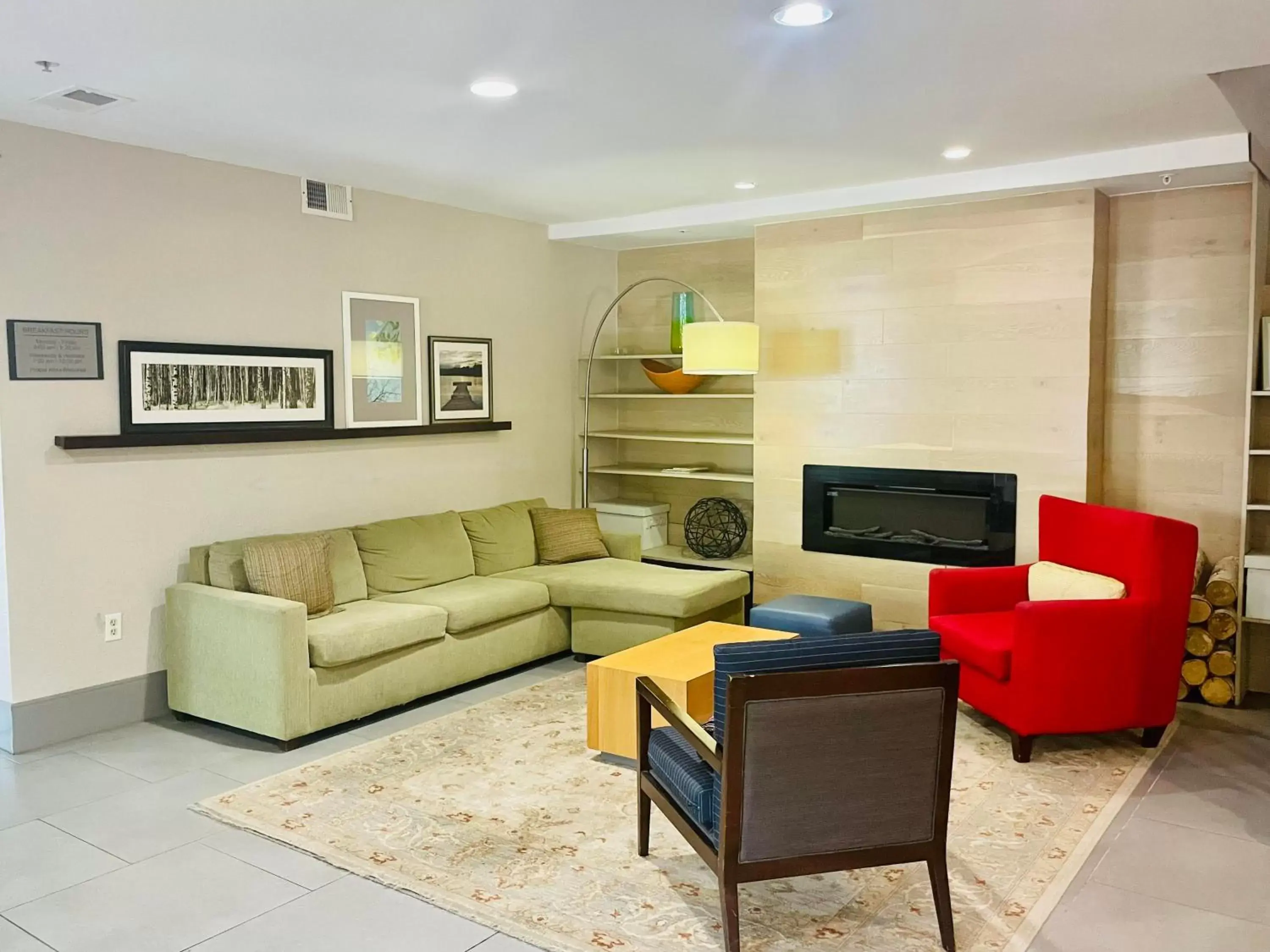 Lobby or reception, Seating Area in Wingate by Wyndham Matthews, NC