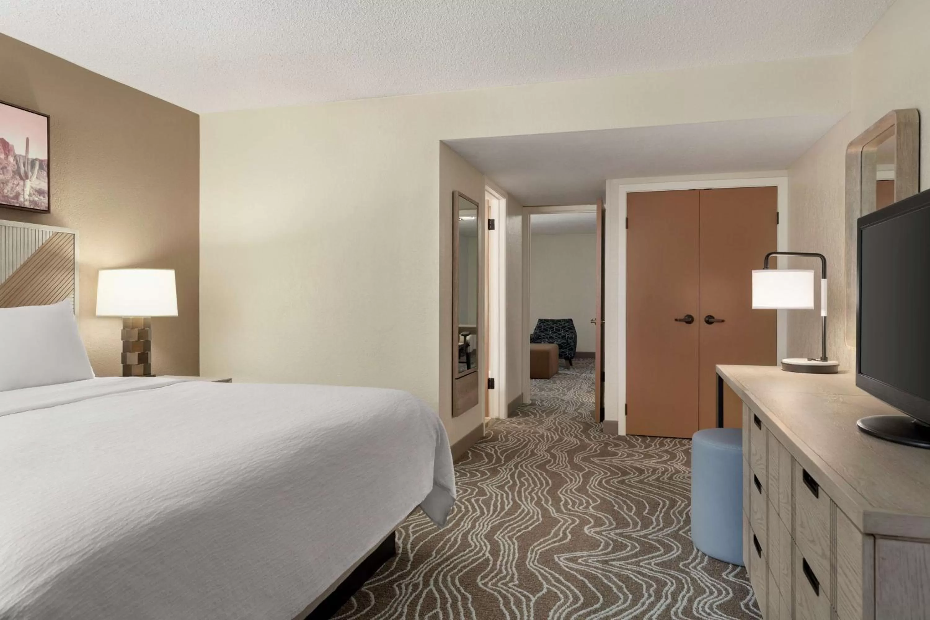Bed in Embassy Suites by Hilton Phoenix Tempe