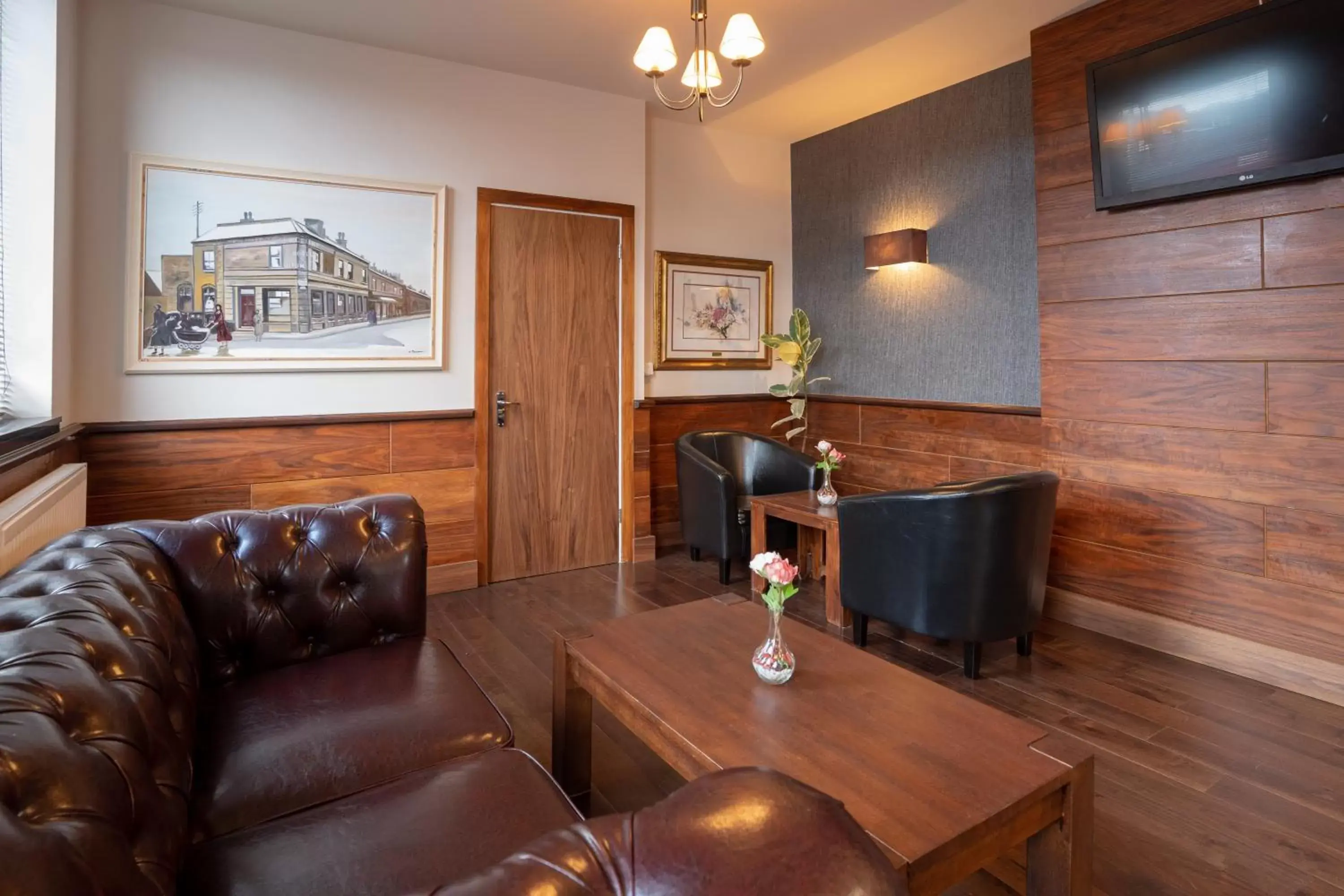 Lobby or reception, Seating Area in Eagle Hotel Luton Airport