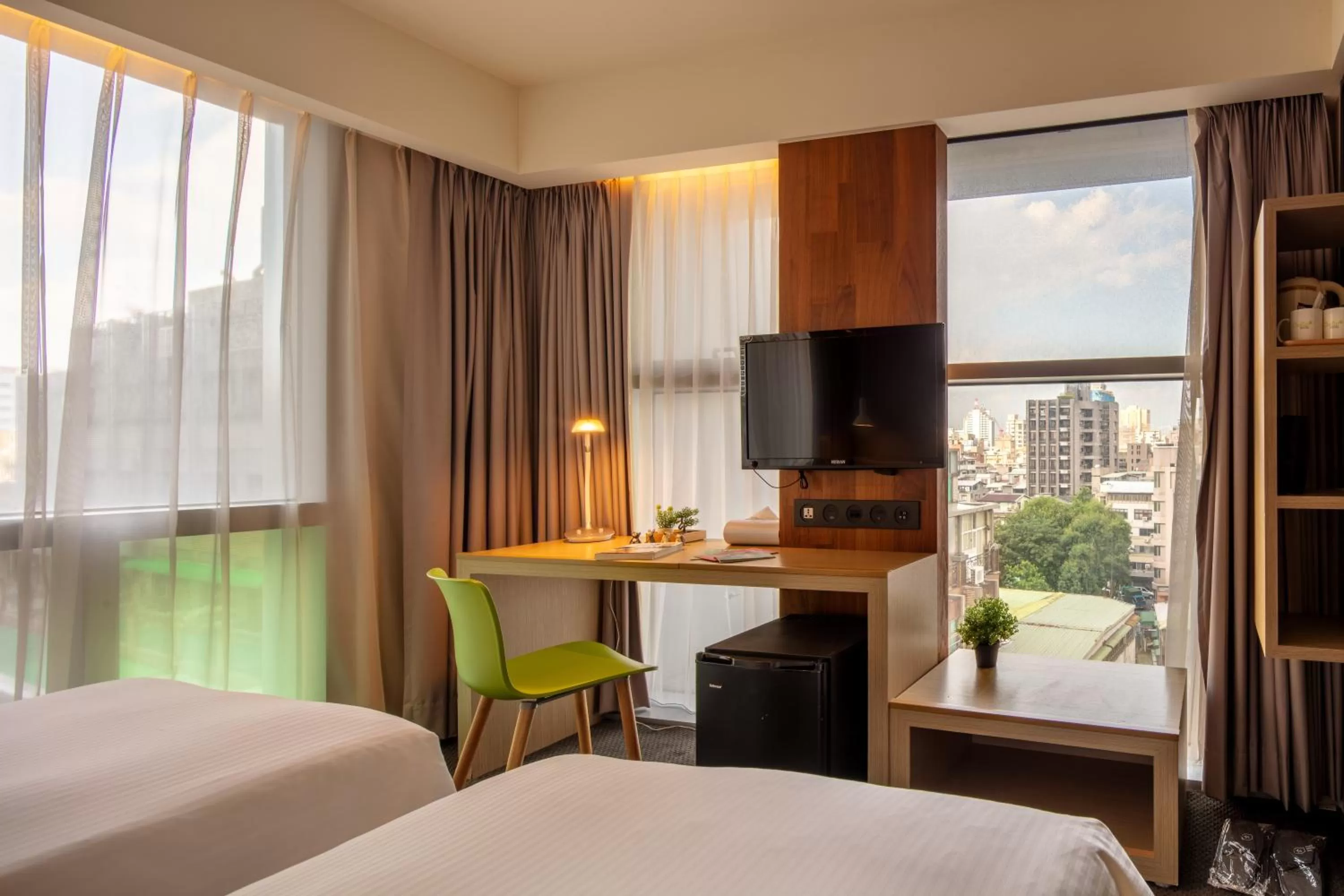 Photo of the whole room, Bed in Chaiin Hotel - Dongmen