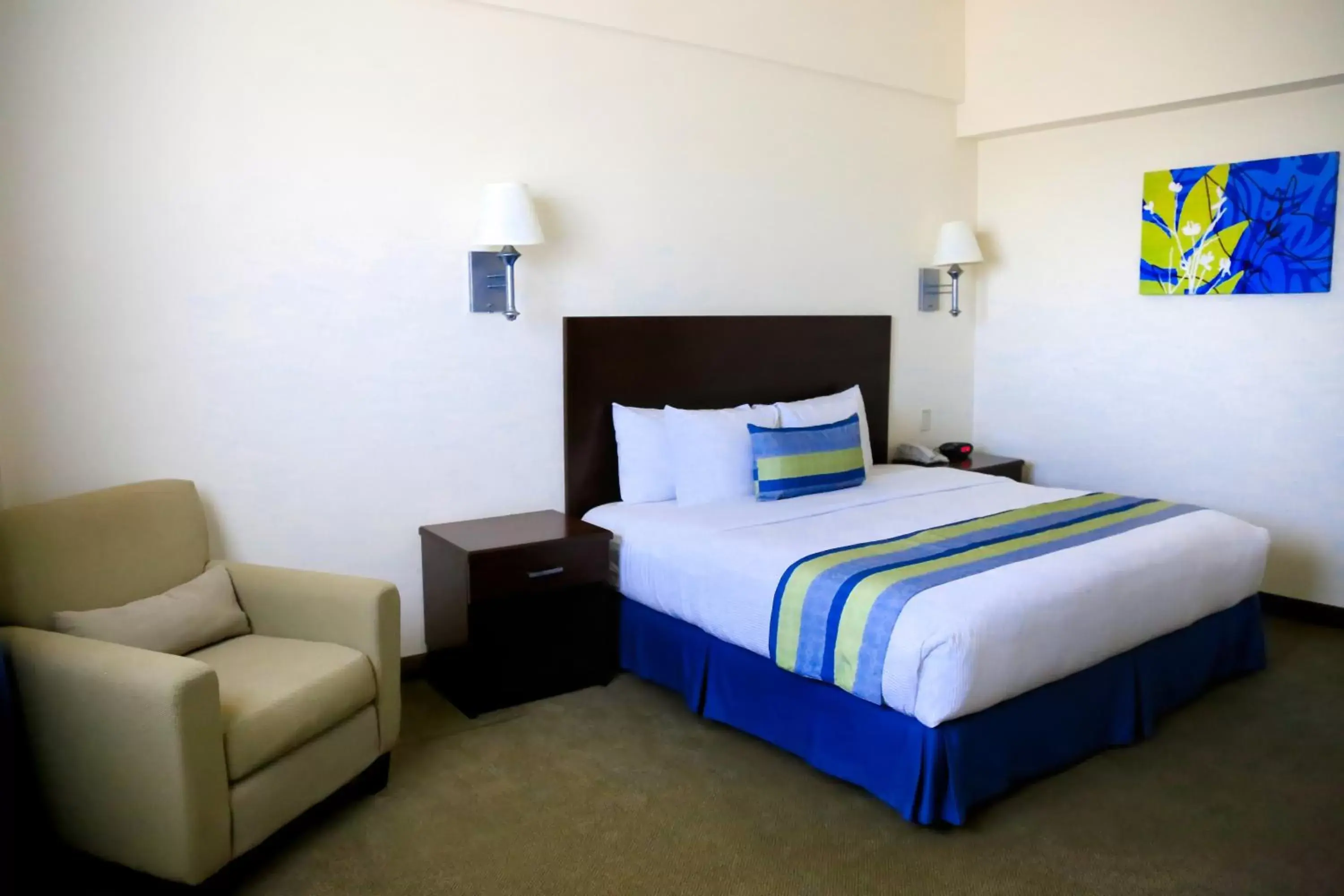Photo of the whole room, Bed in Hotel Aeropuerto Los Cabos
