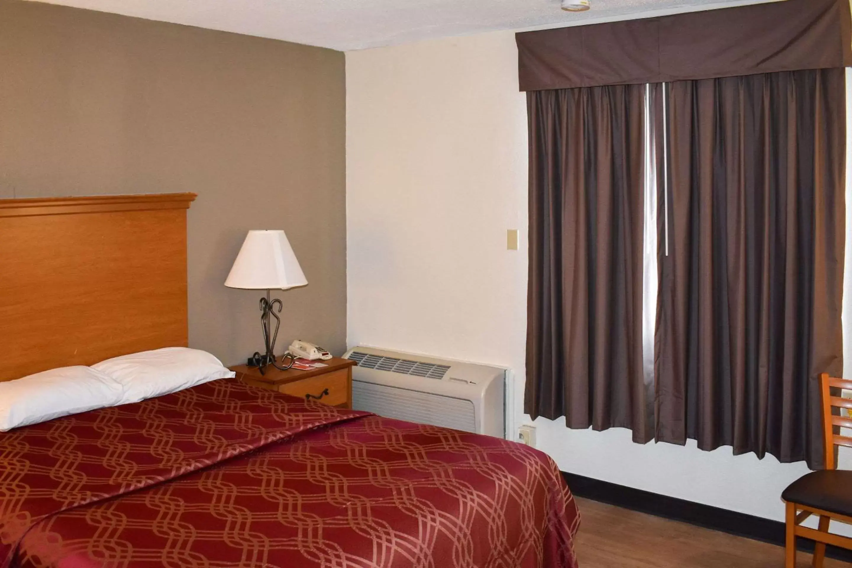 Photo of the whole room, Bed in MHO Hotel Bordentown