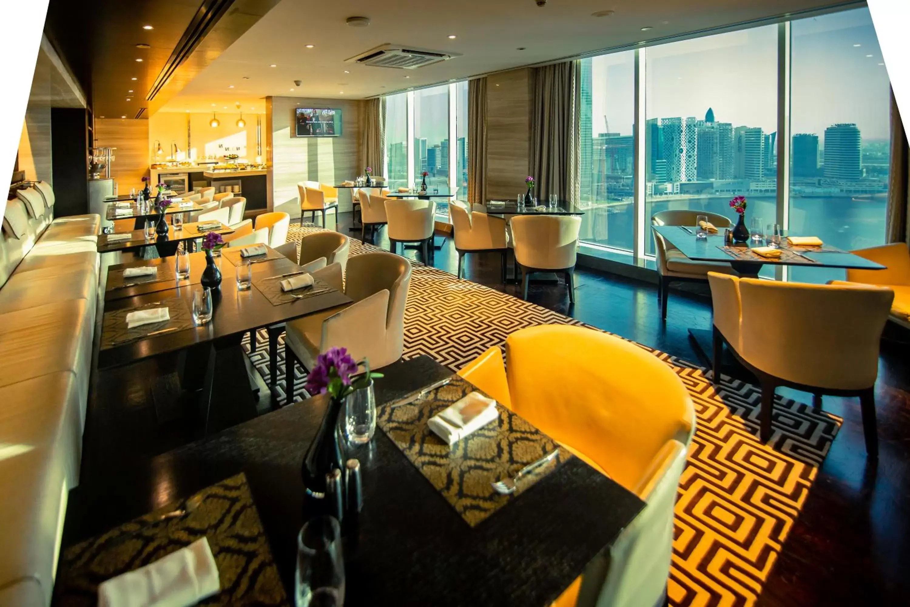Lounge or bar, Restaurant/Places to Eat in Pullman Dubai Downtown
