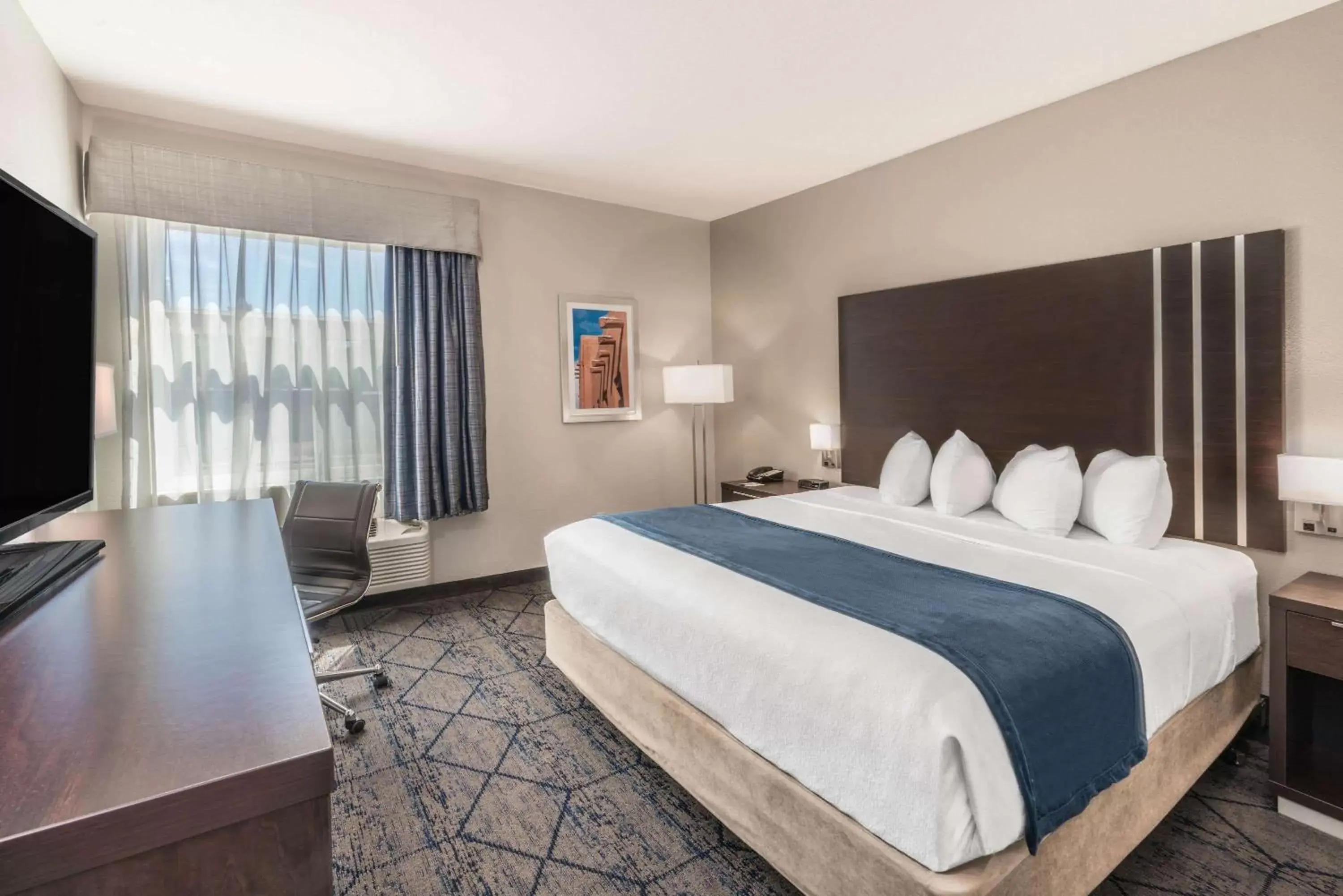 Photo of the whole room, Bed in Baymont by Wyndham Albuquerque Airport