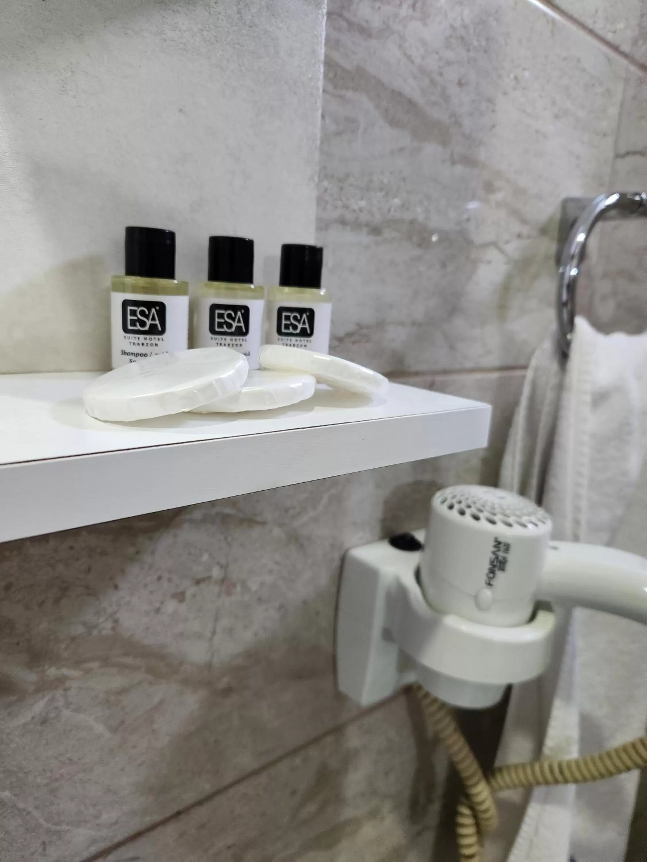 Shower in Esa Apart Hotel