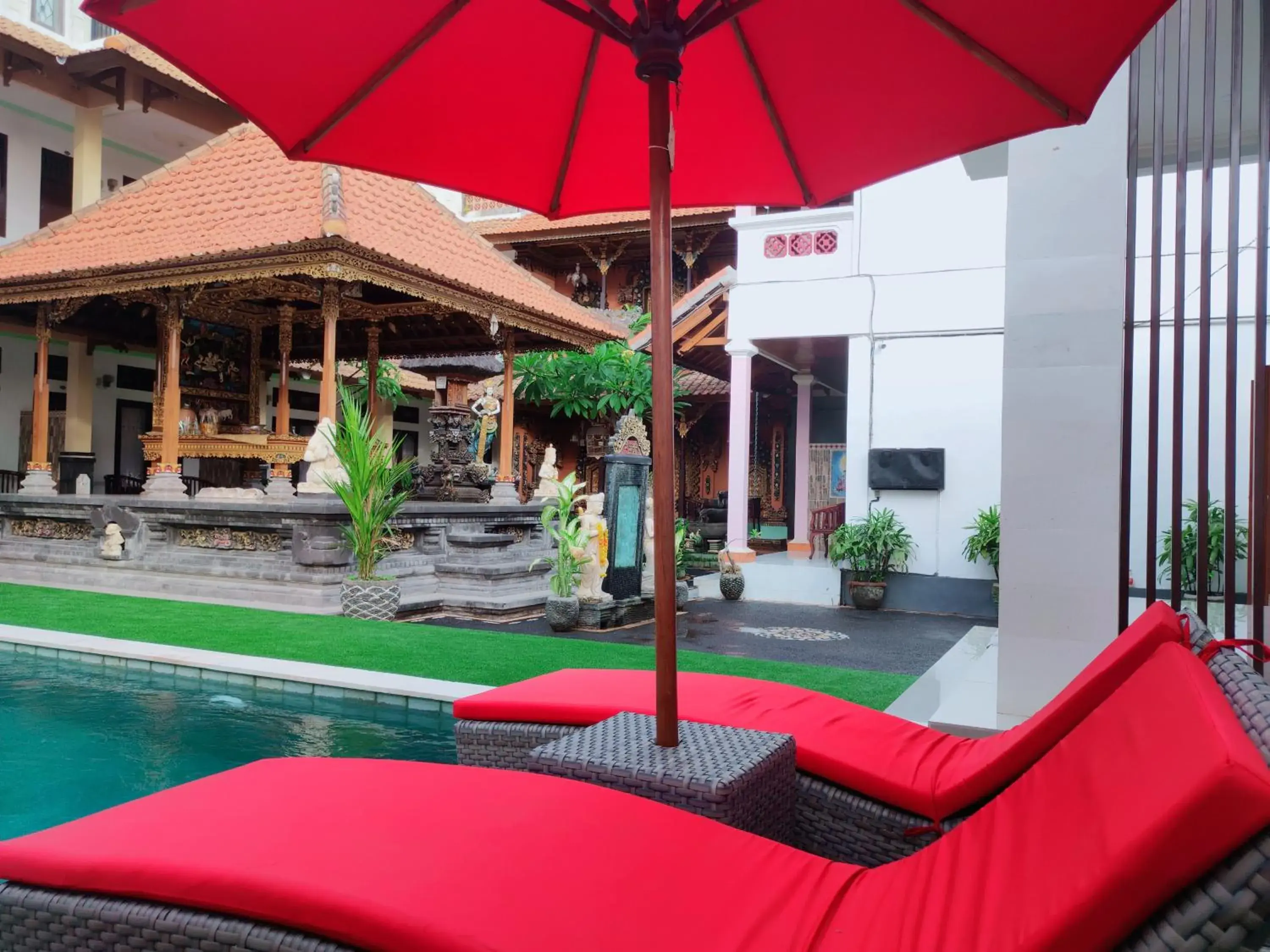 Swimming pool in Pondok Denayu Homestay