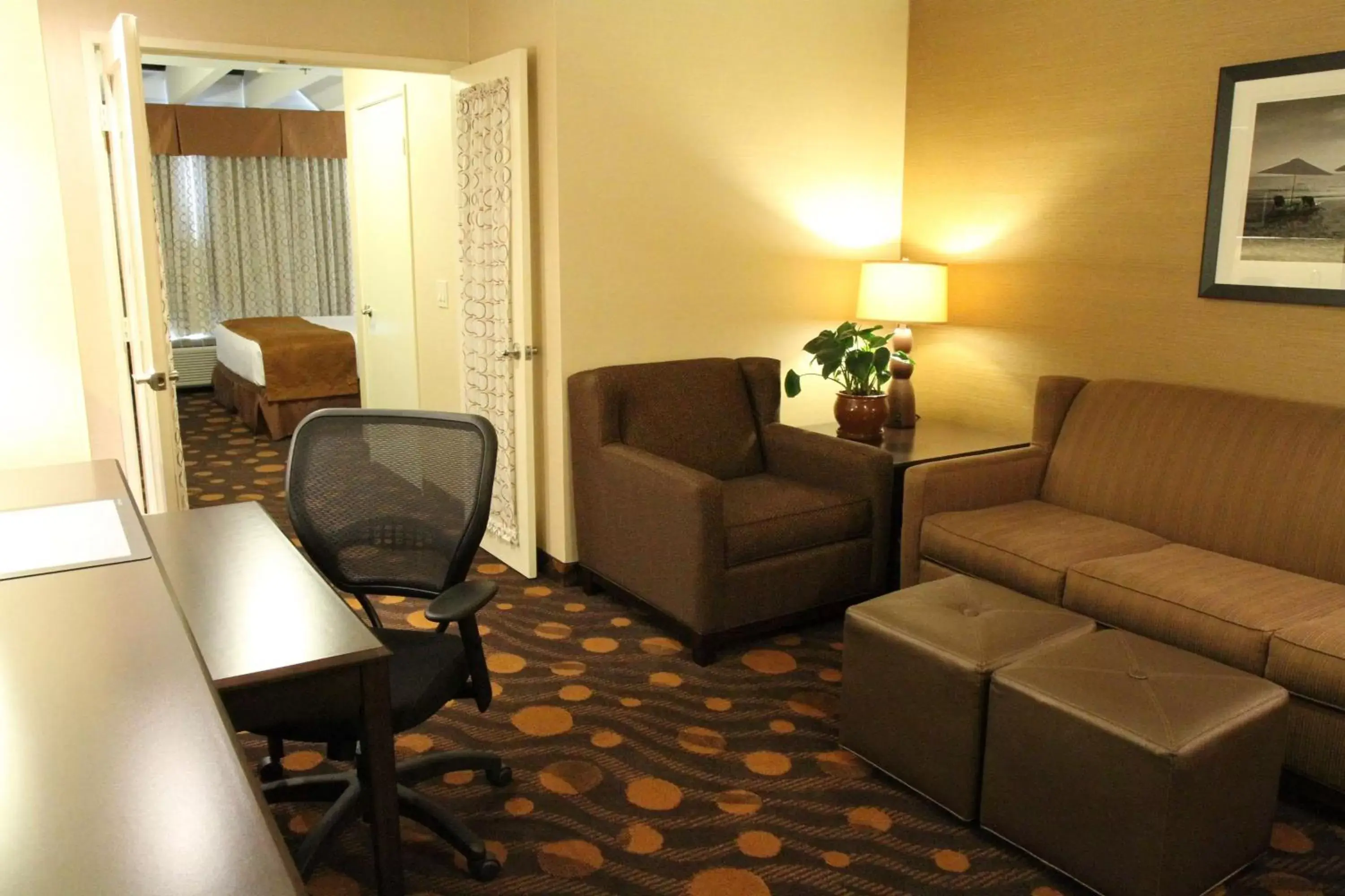 Photo of the whole room in Best Western Plus Suites Hotel Coronado Island