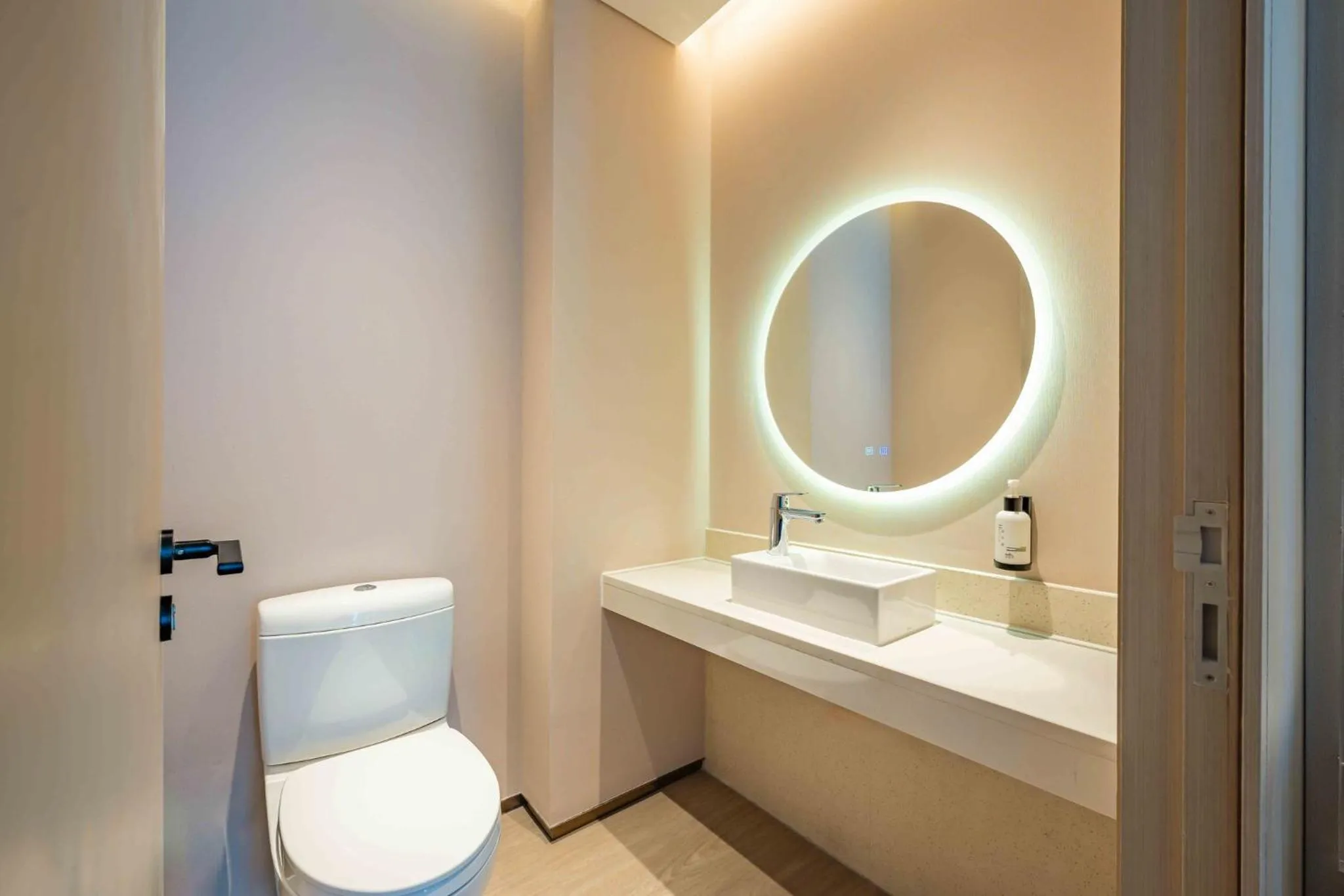 Photo of the whole room in EVEN Hotels Shanghai Expo by IHG