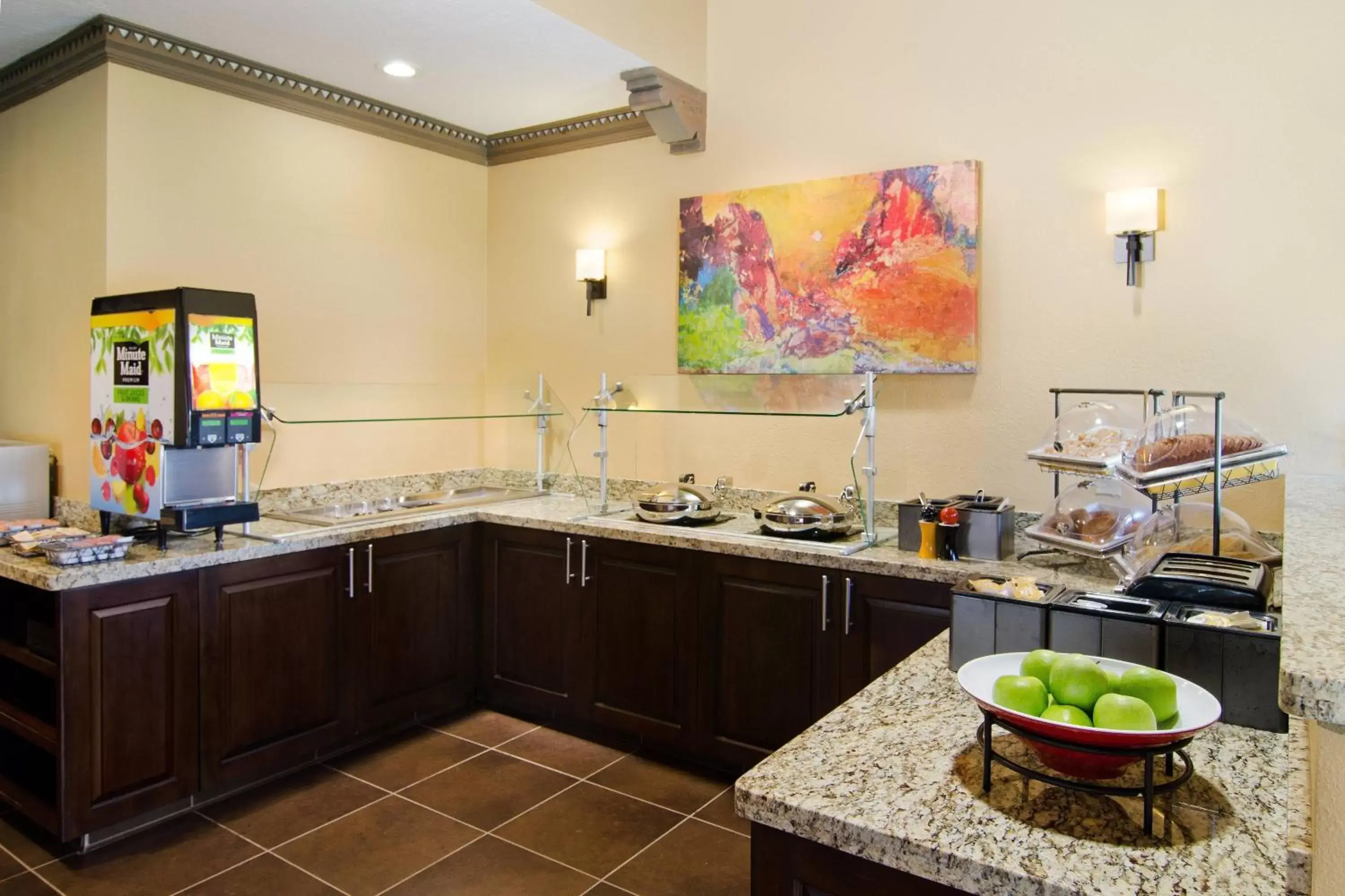 Breakfast, Kitchen/Kitchenette in Residence Inn Santa Fe