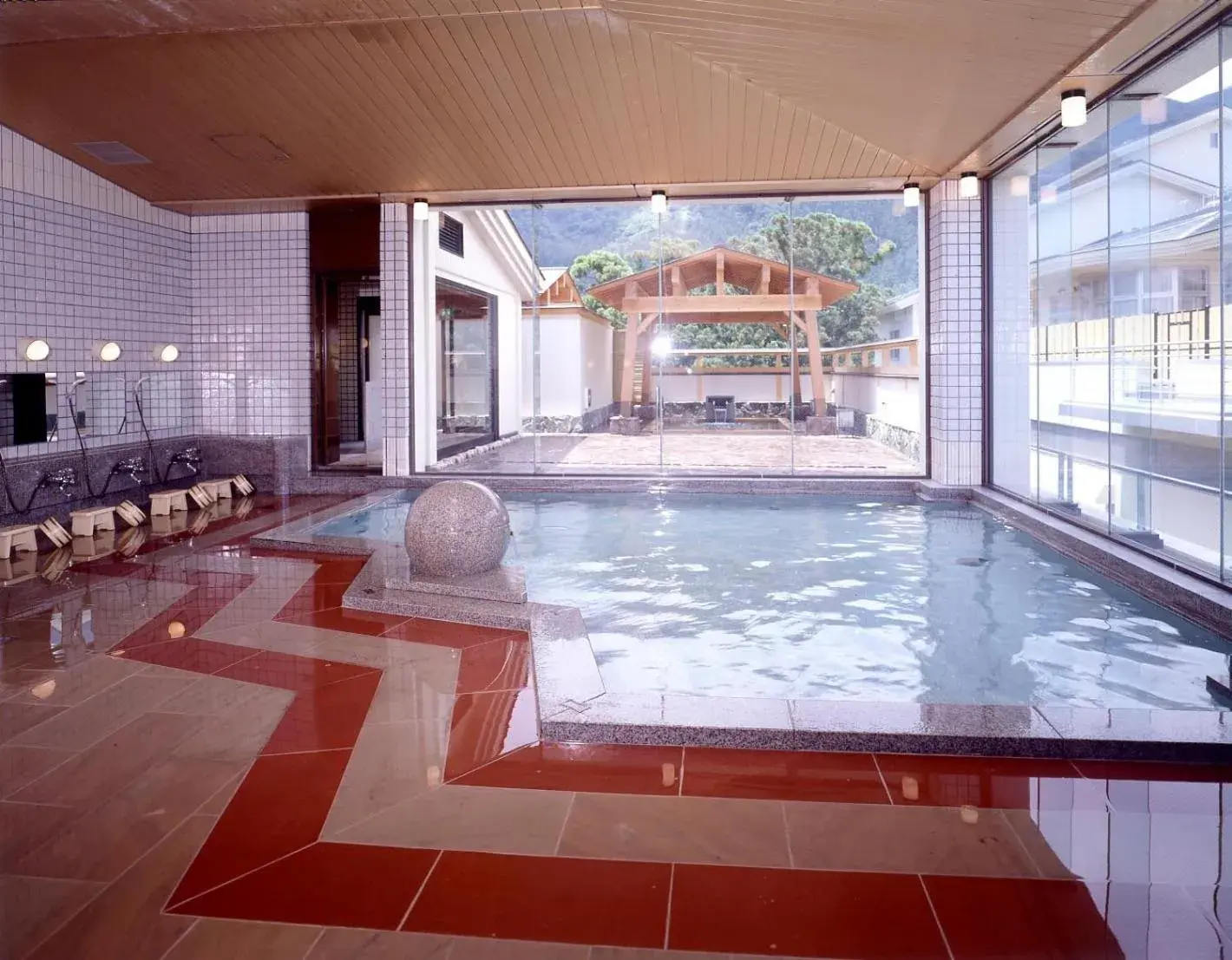 Public Bath, Swimming Pool in Minoya