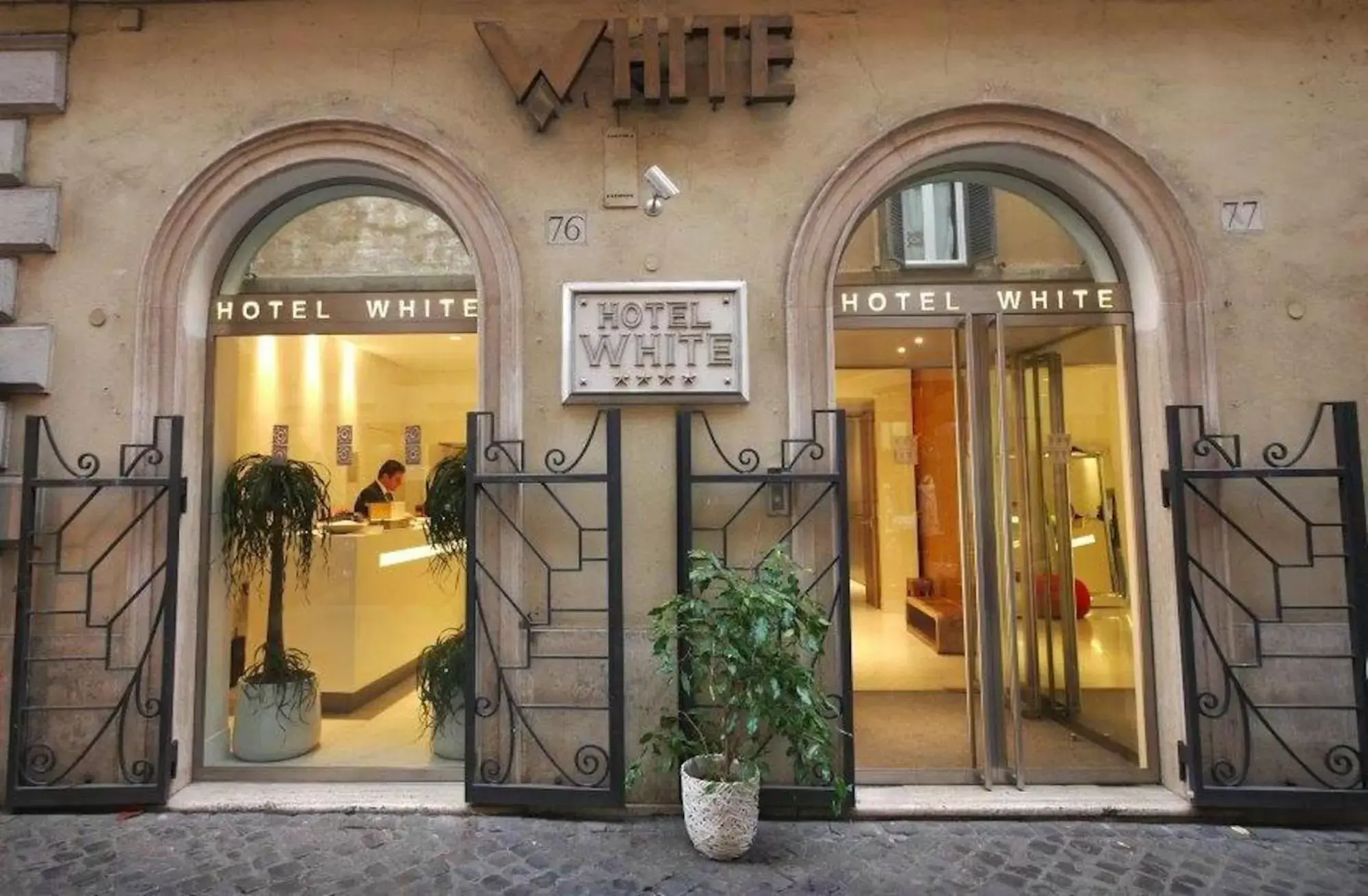 Facade/entrance in Hotel White