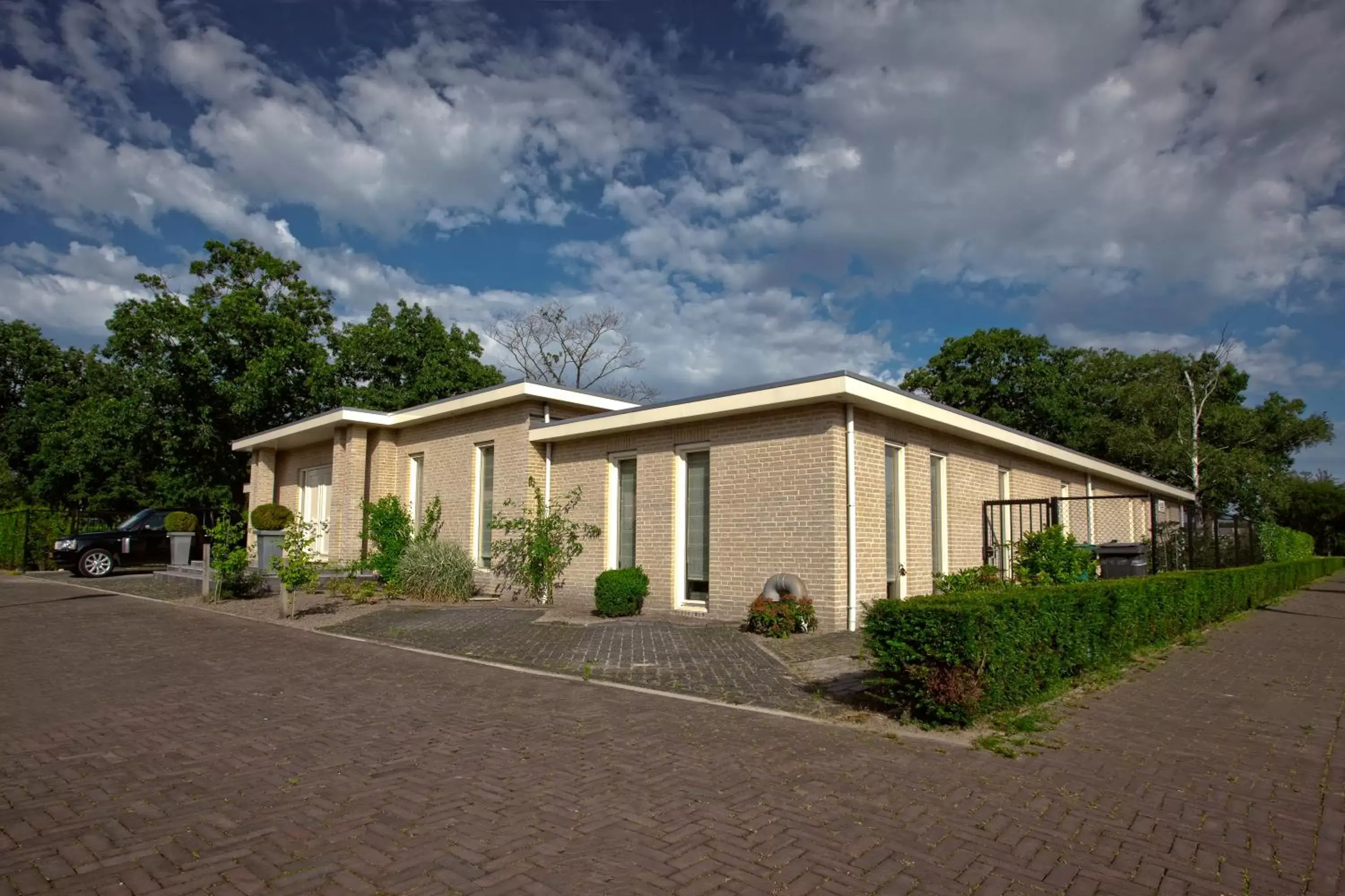 Facade/entrance, Property Building in B&B Maison Saint Tropez Eindhoven