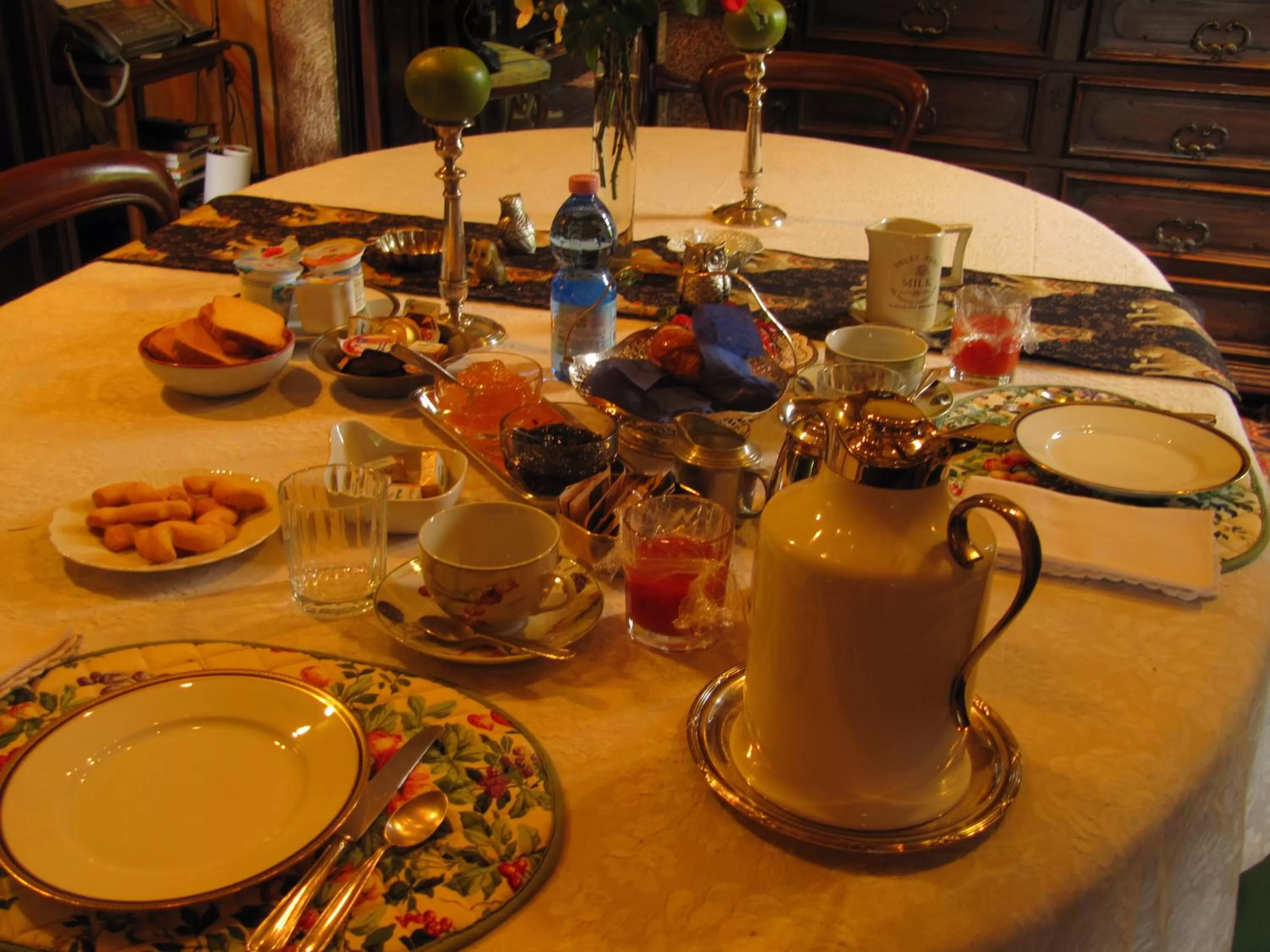 Food and drinks, Restaurant/Places to Eat in Castrum di Serravalle