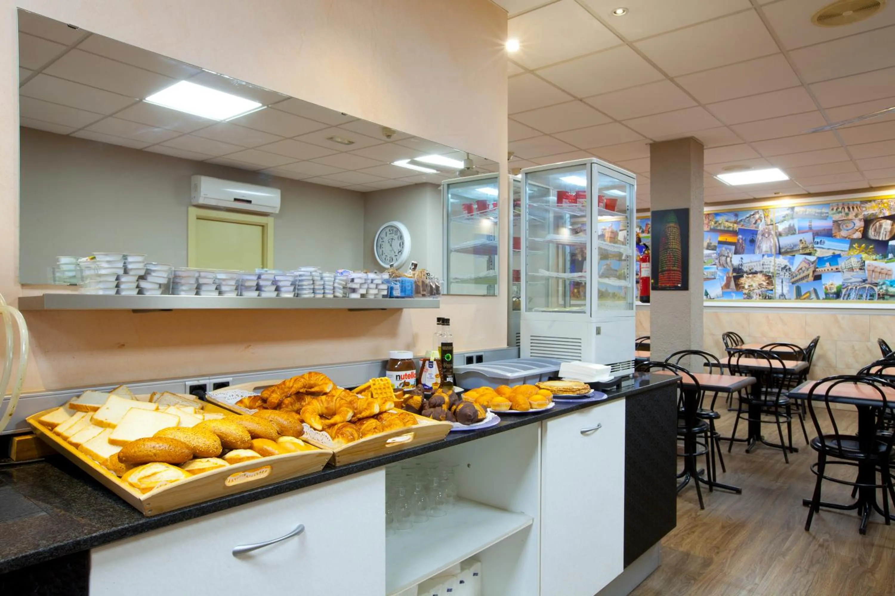 Lounge or bar in Hostal Barcelona