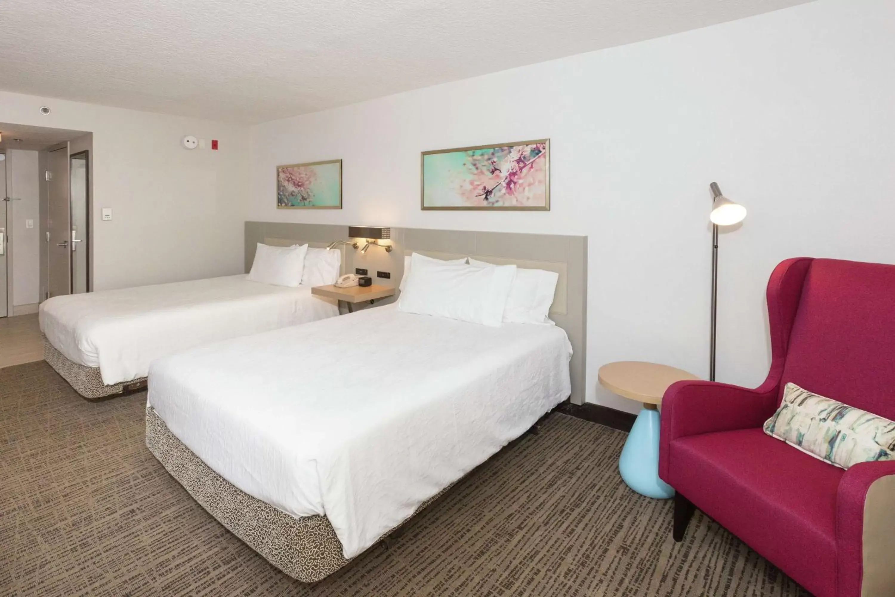 Photo of the whole room, Bed in Hilton Garden Inn Saint Augustine Beach