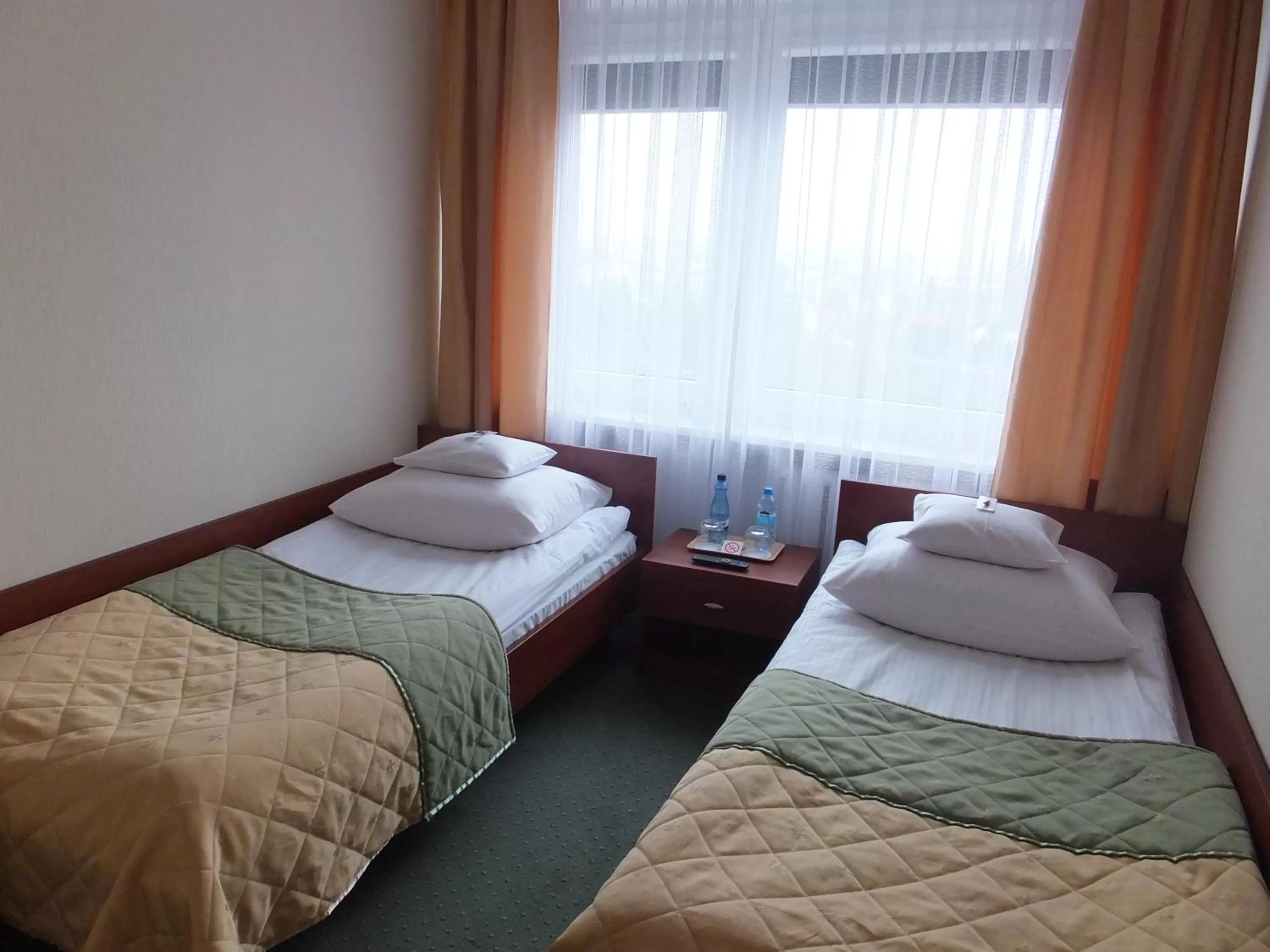 Bed in Hotel Gromada Pila