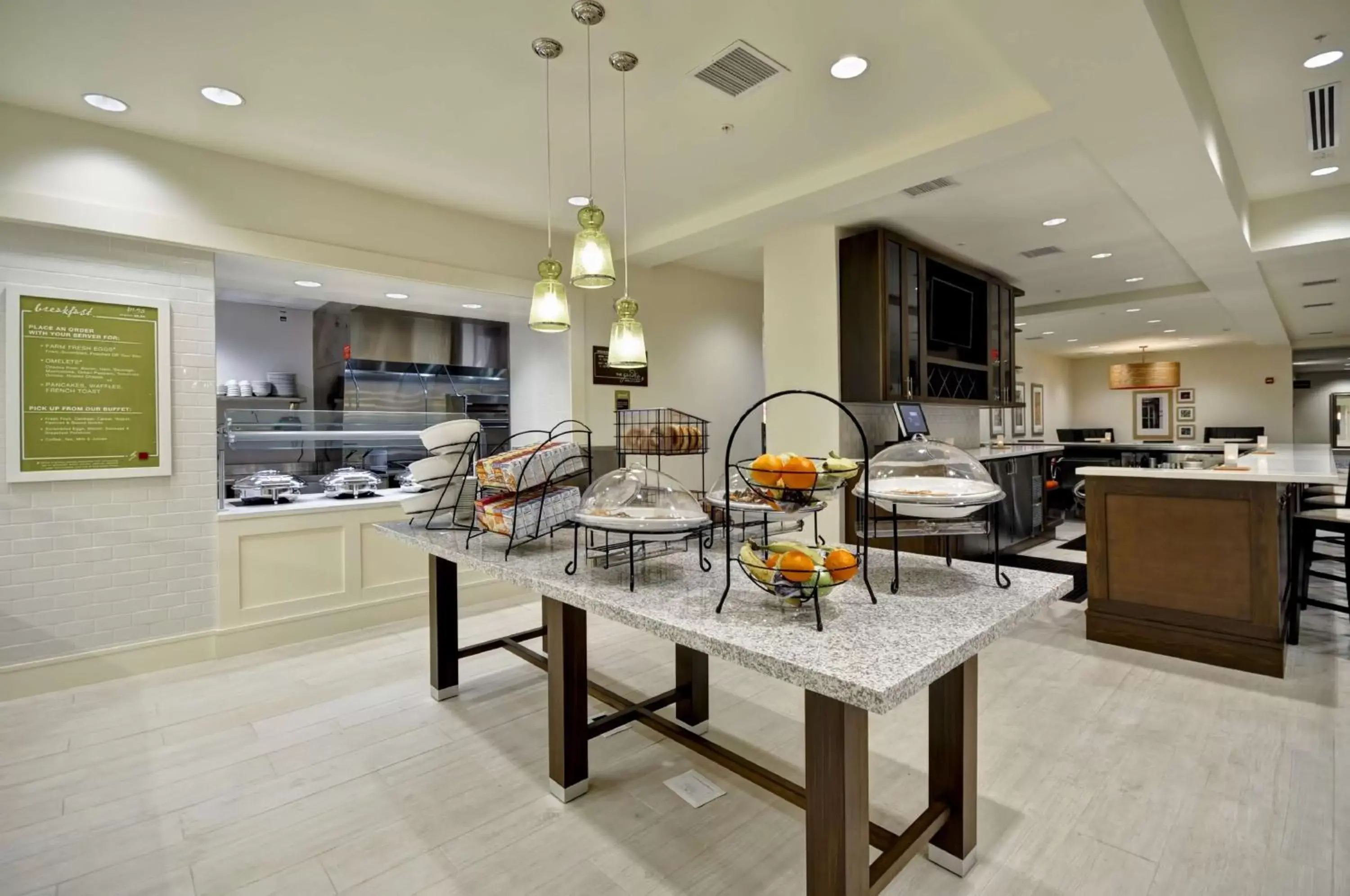 Dining area in Hilton Garden Inn Detroit Troy