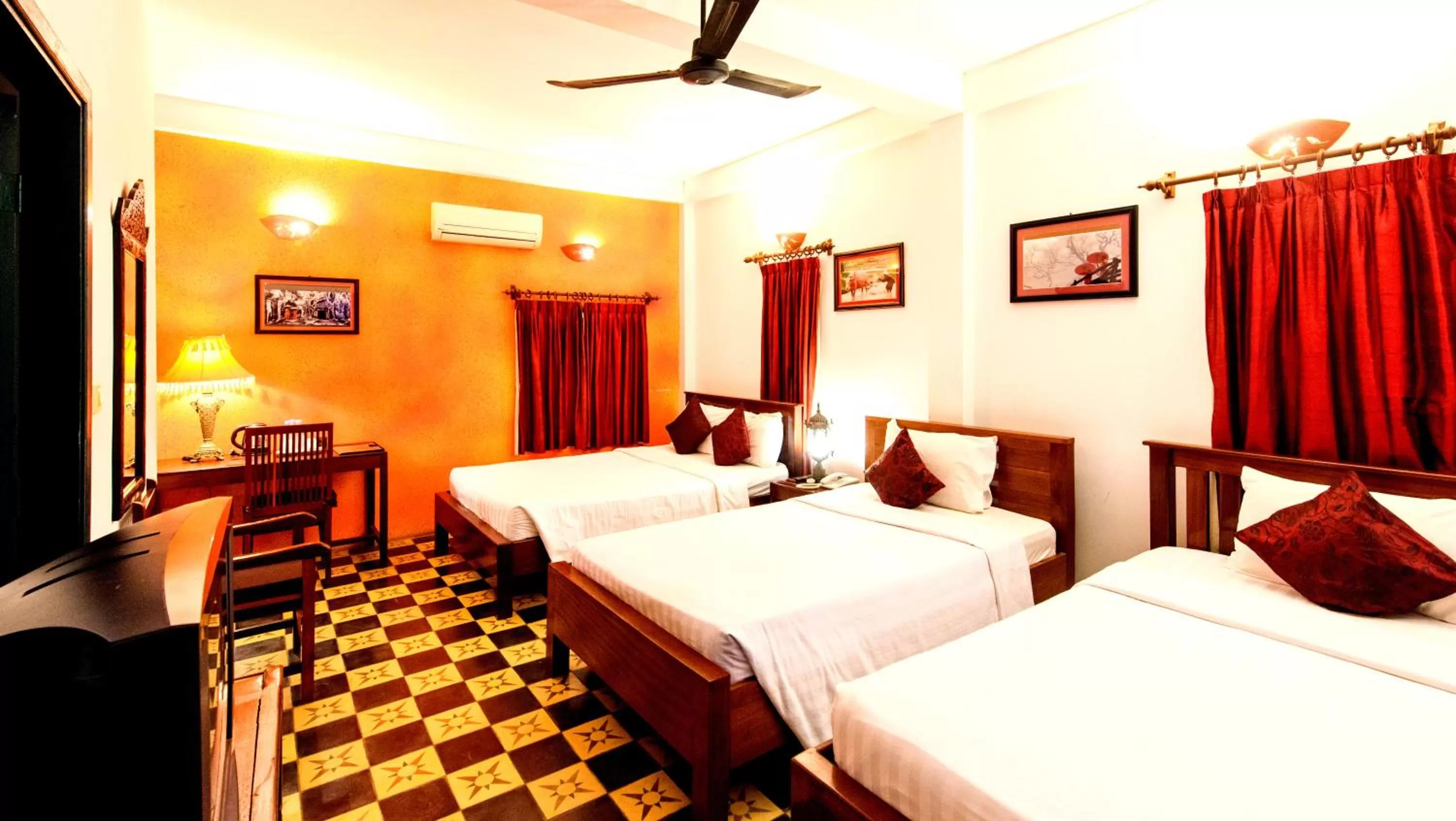 Bed in Villa Wat Damnak