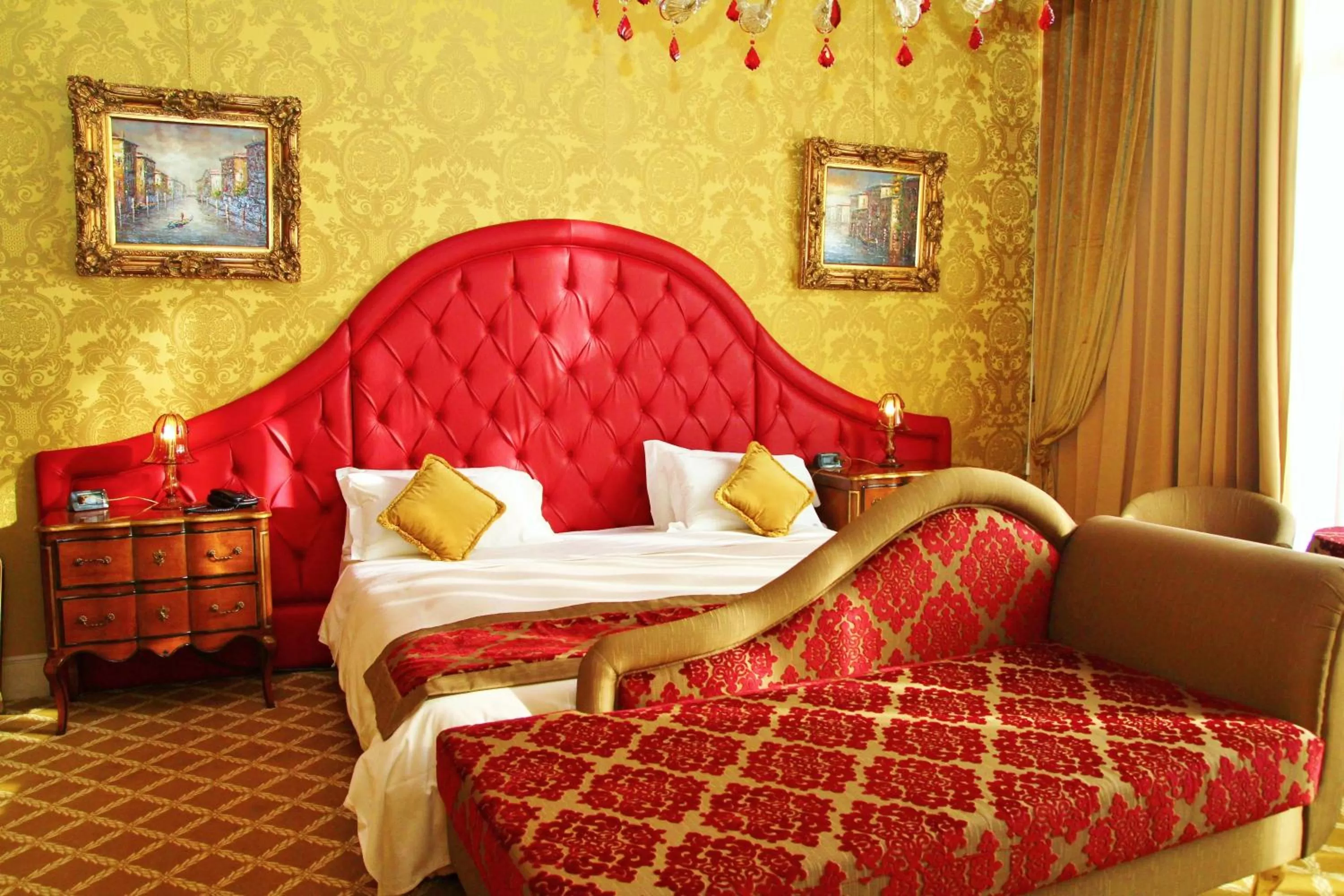 Bed in Pesaro Palace