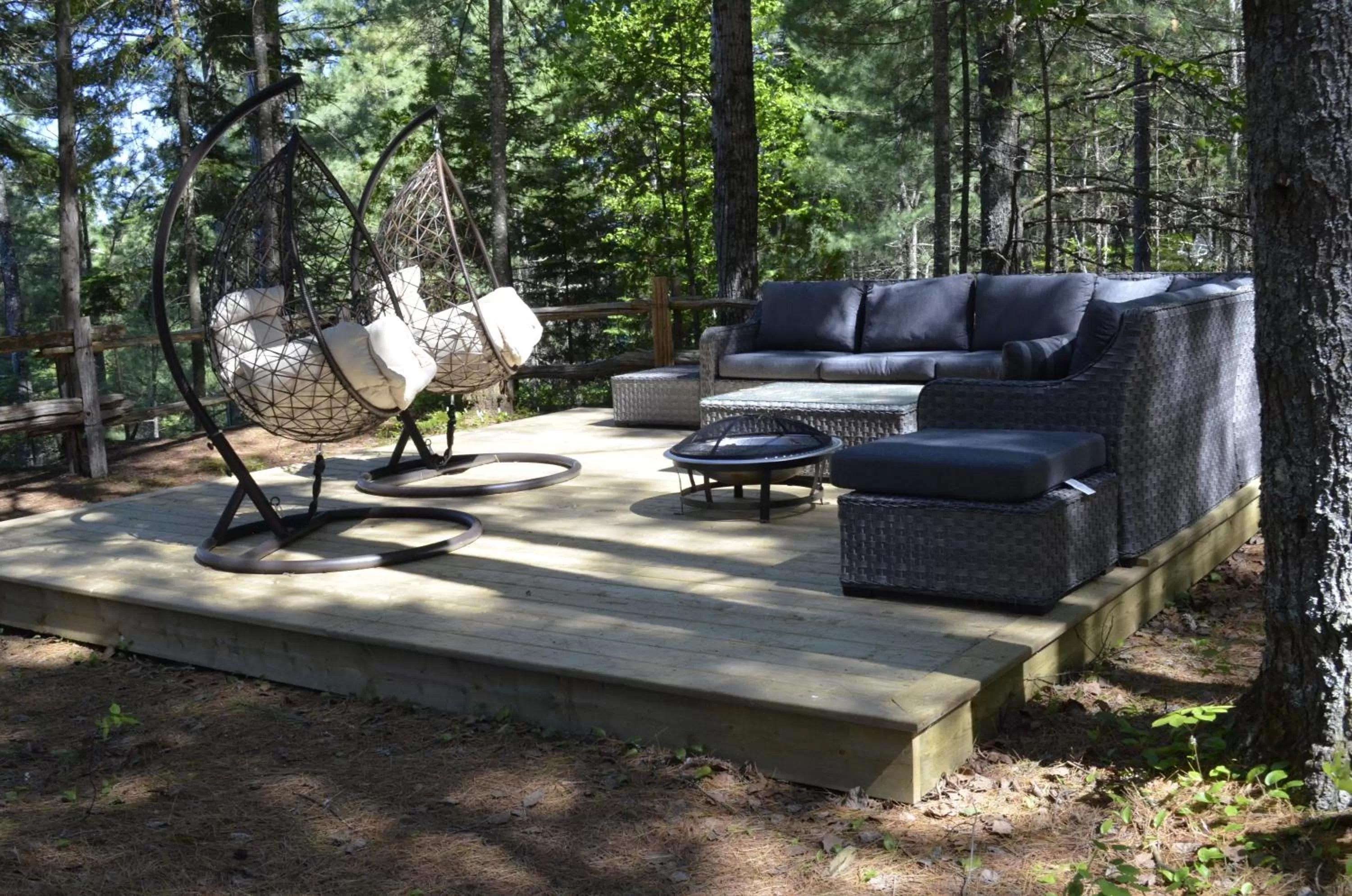 Patio, Seating Area in Auberge le Cosy