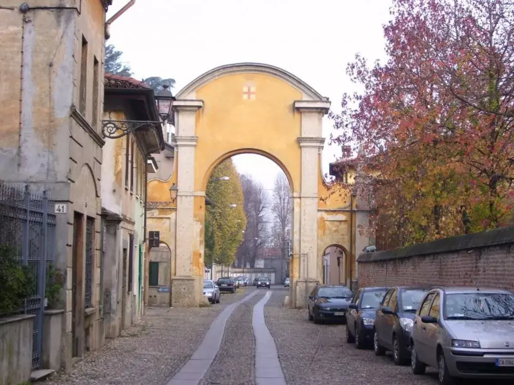 Nearby landmark, Neighborhood in Bed & Breakfast Sforza 19