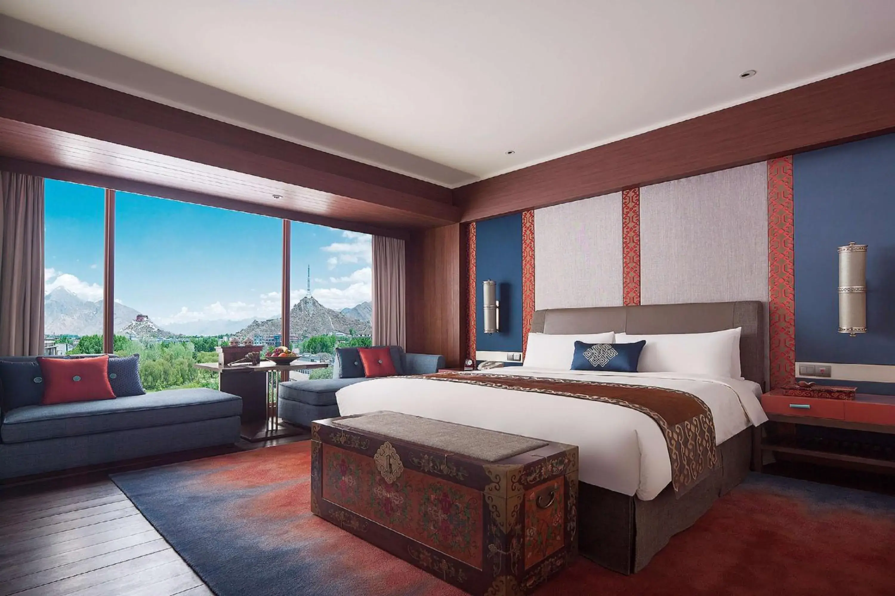 Photo of the whole room in Shangri-La Lhasa