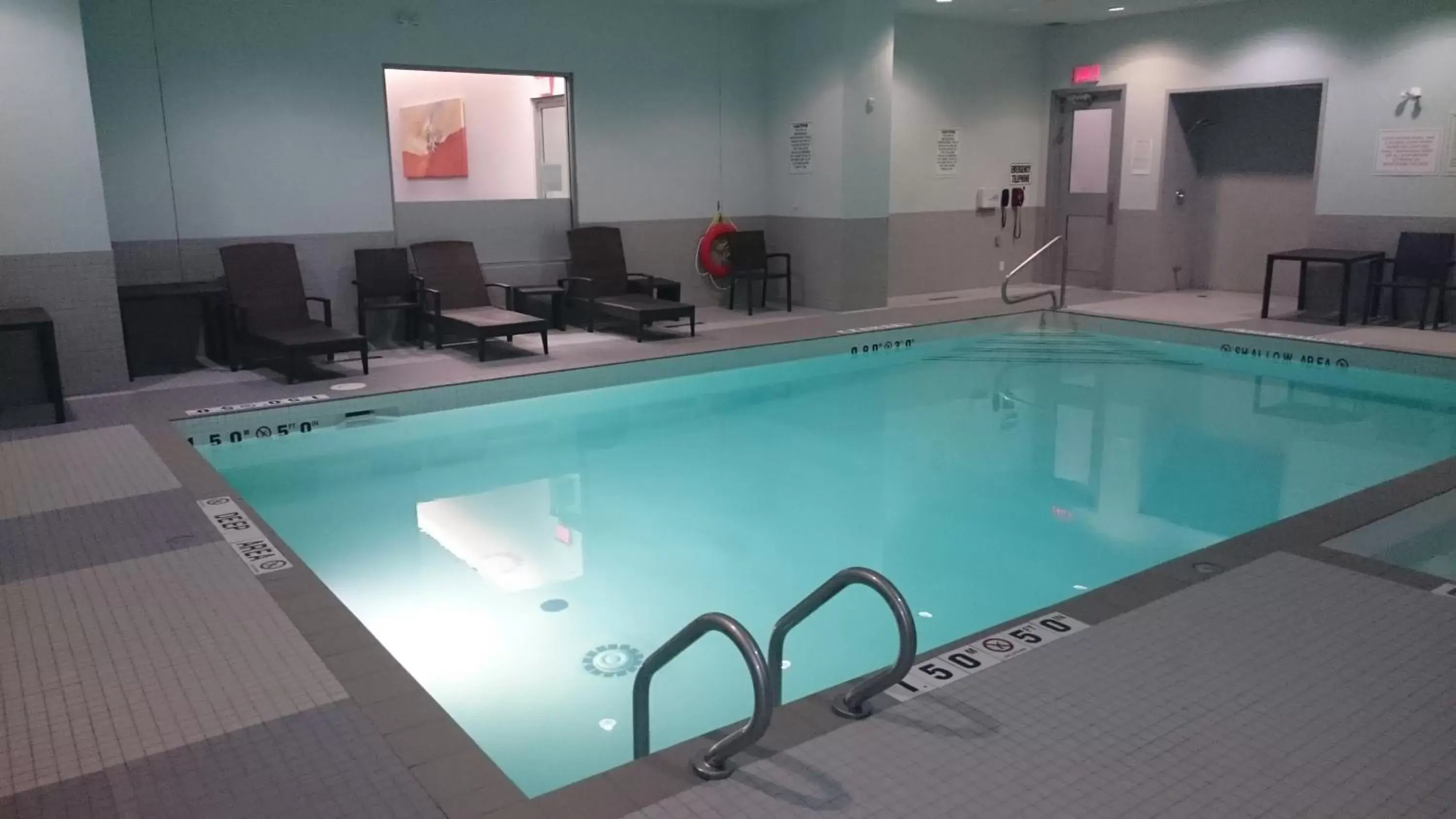 , Swimming Pool in Novotel Toronto Vaughan Centre