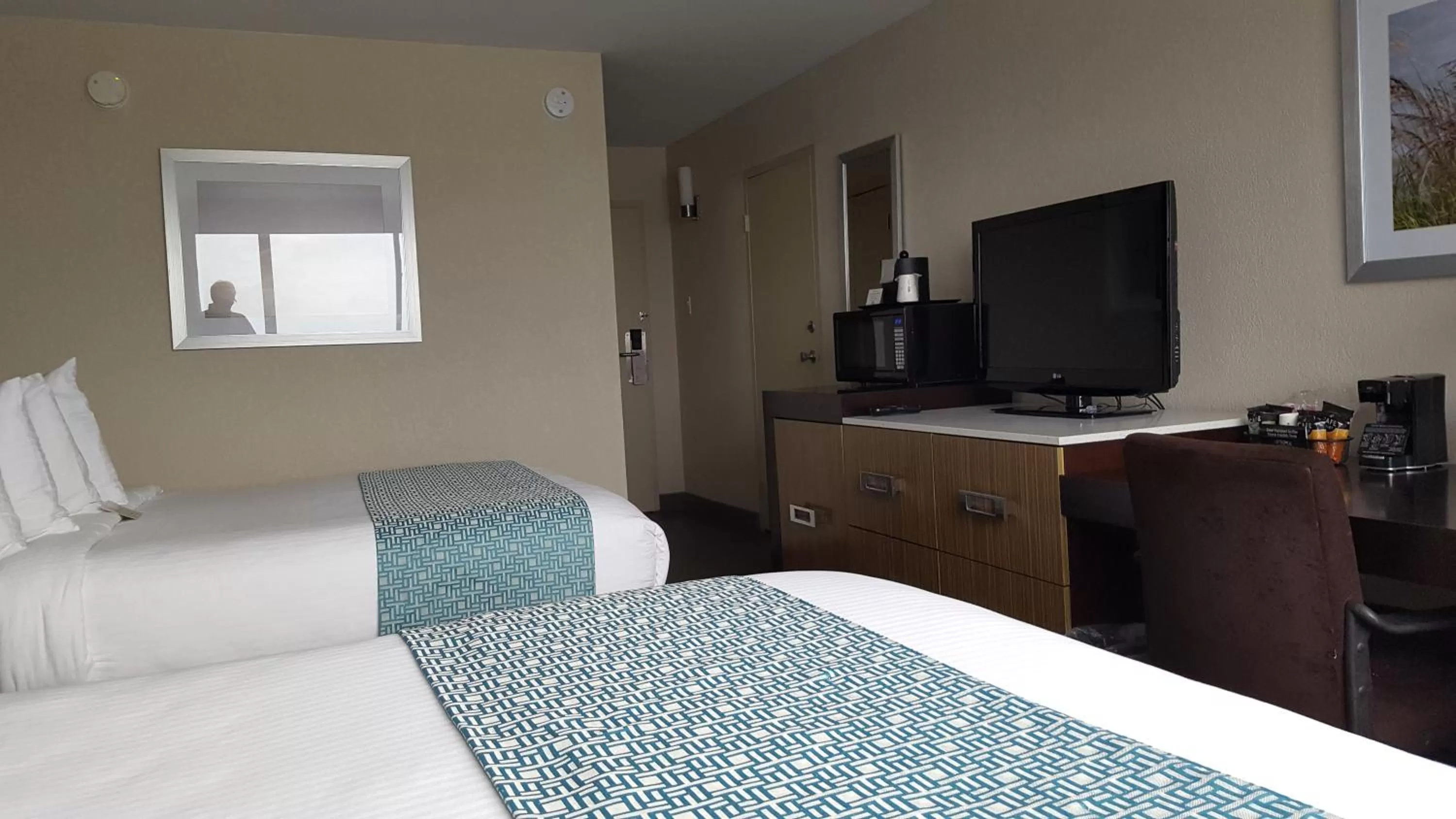 Bedroom, Bed in Wyndham Garden Kenosha Harborside