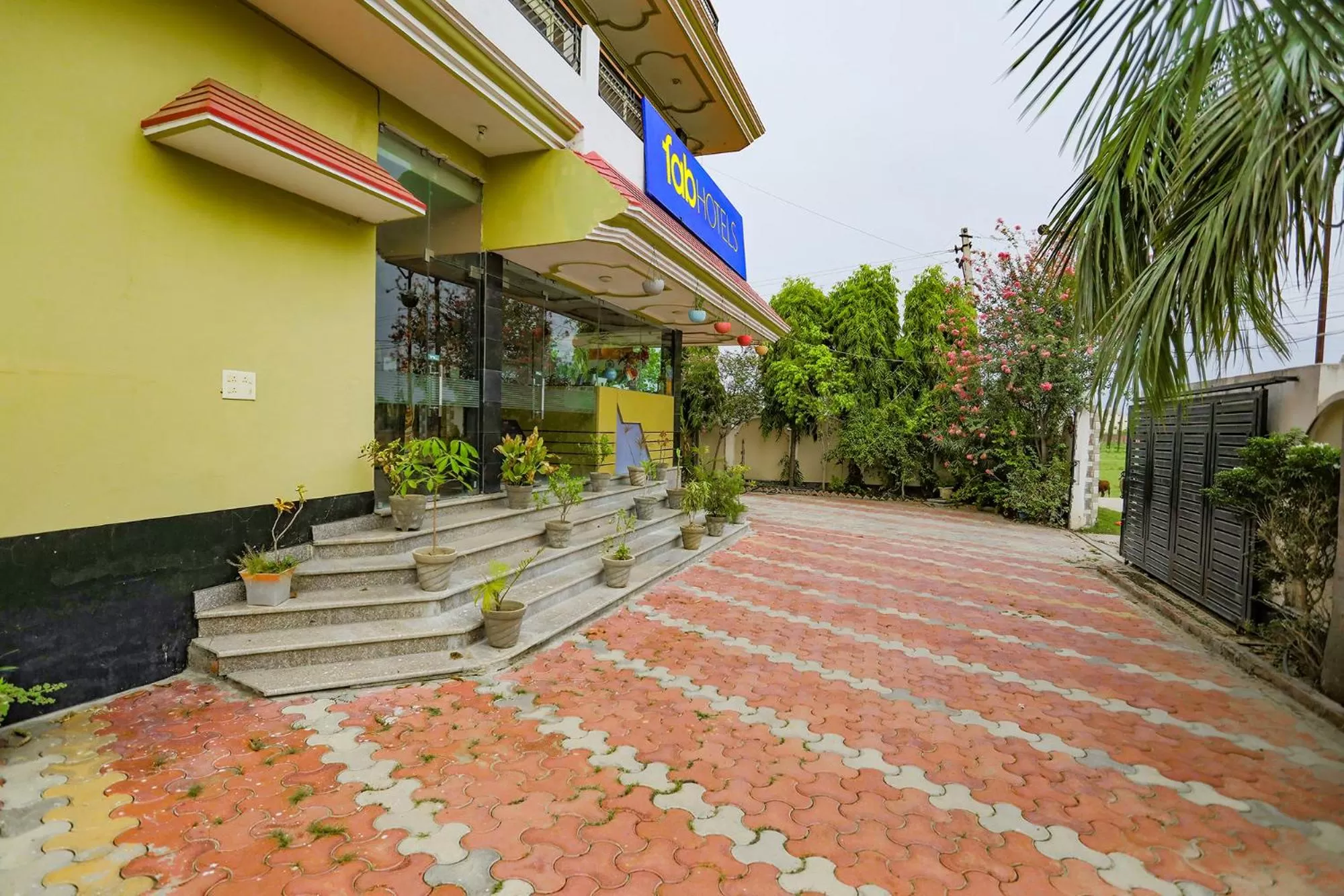 Facade/entrance in FabHotel Kriti Green - Hanuman Mandir, Lathia