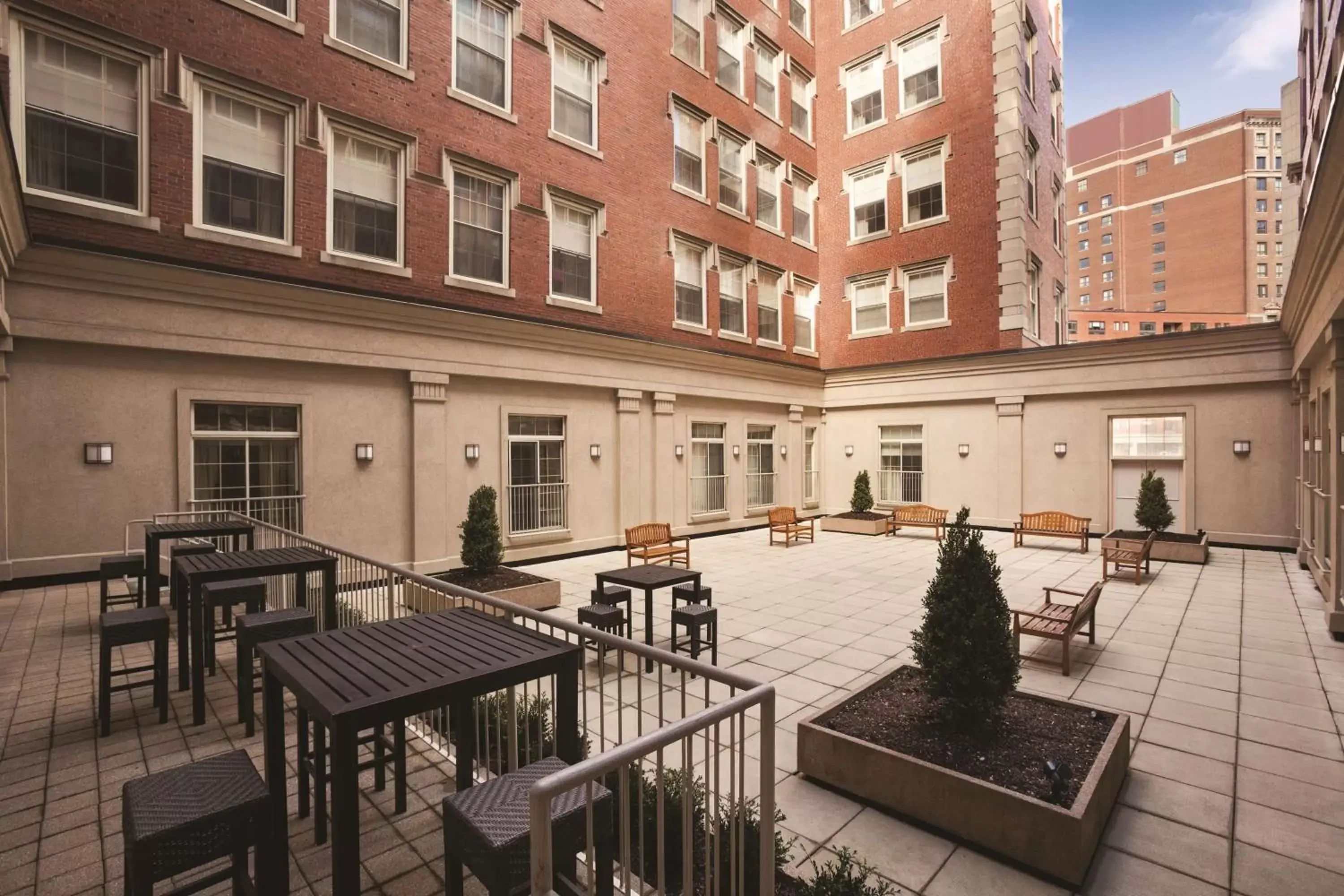 Inner courtyard view in DoubleTree by Hilton Hotel Boston - Downtown