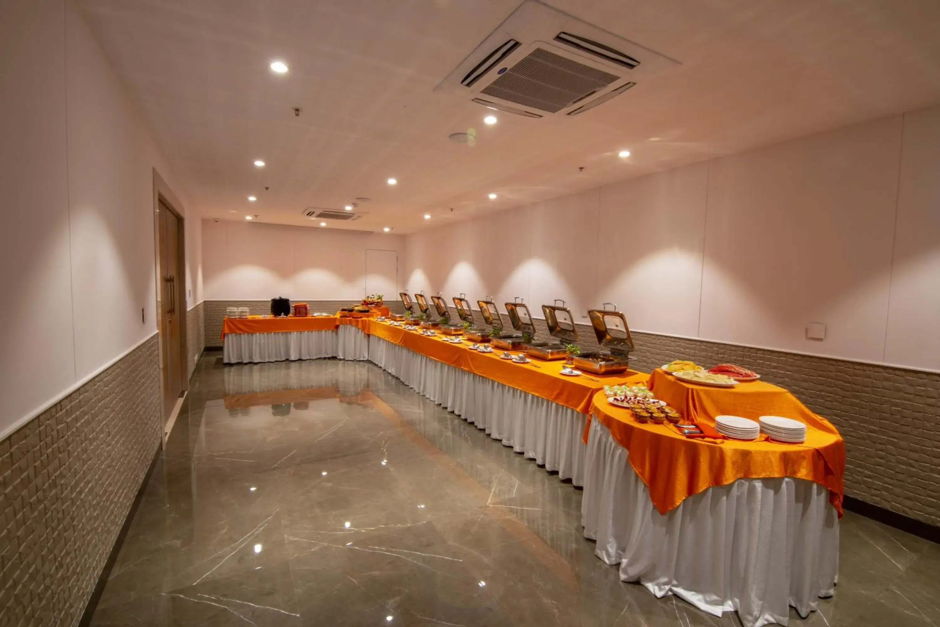 Banquet/Function facilities, Banquet Facilities in Howard Johnson Kolkata