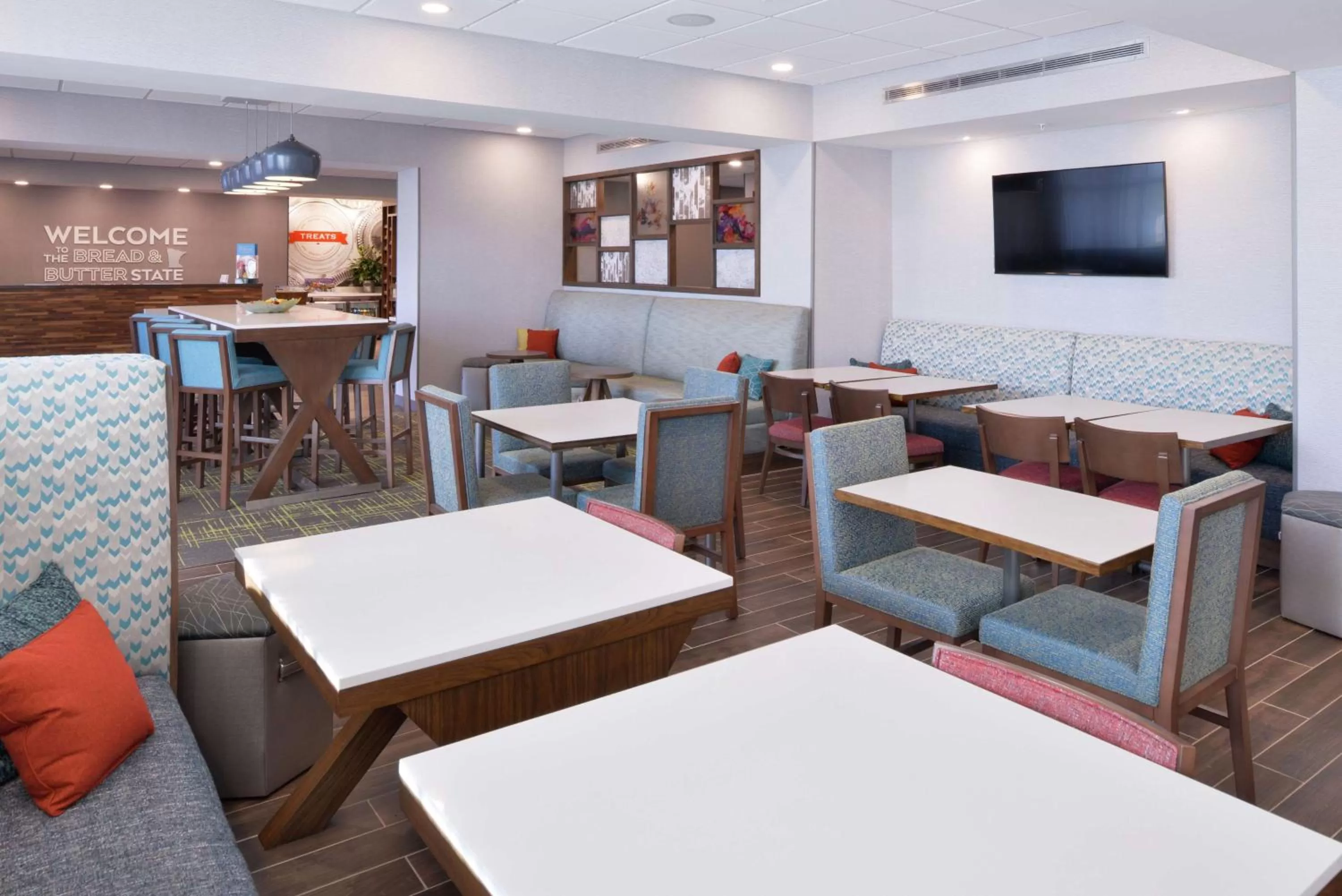 Breakfast in Hampton Inn Lakeville Minneapolis, Mn